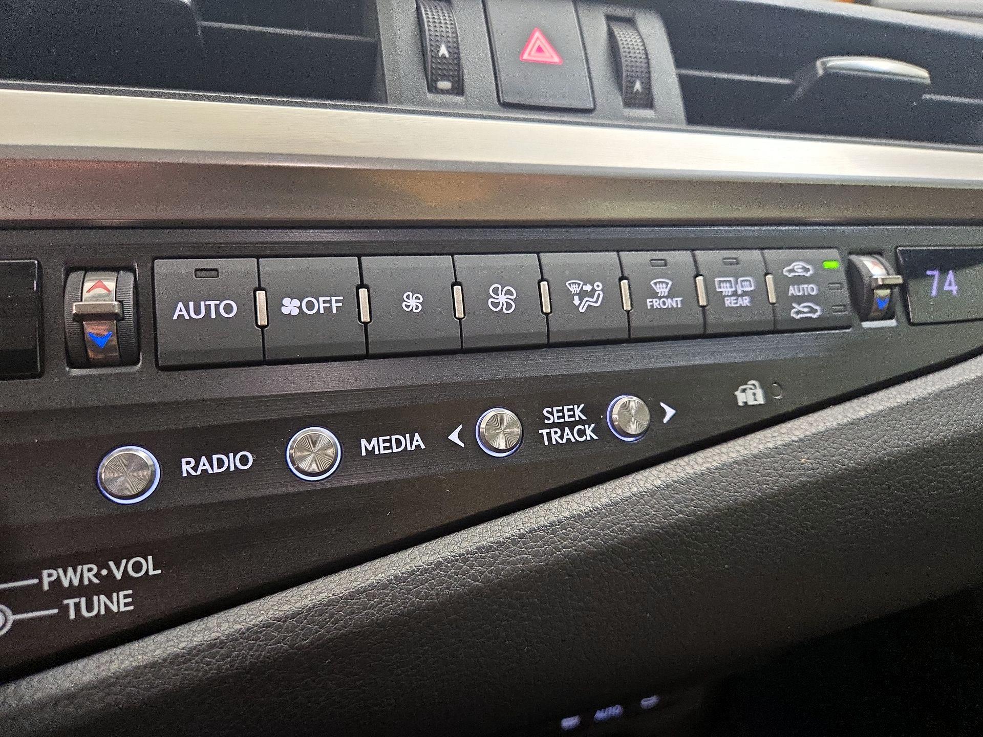 Thumbnail: 2019 Lexus ES - 17
