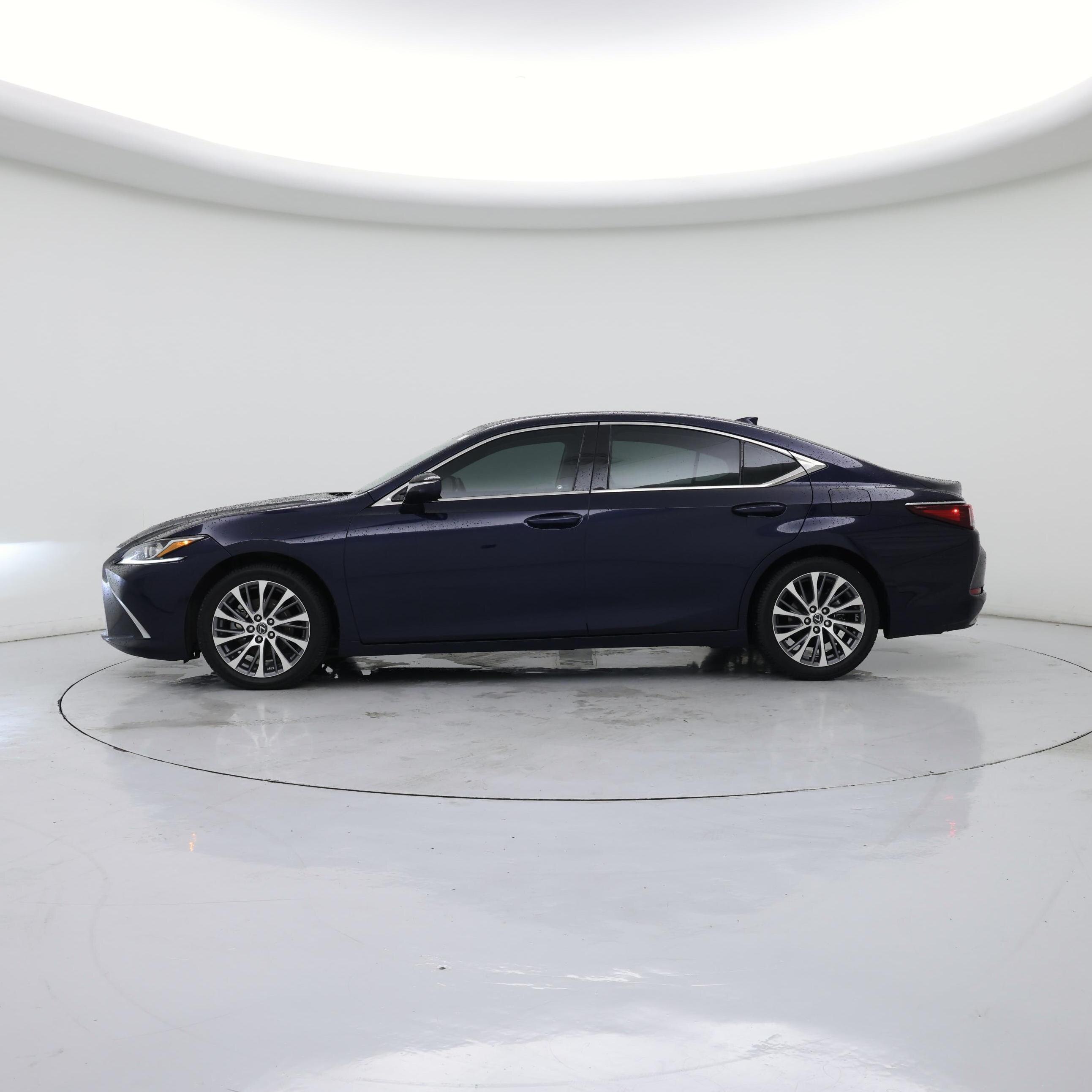 Thumbnail: 2019 Lexus ES - 3