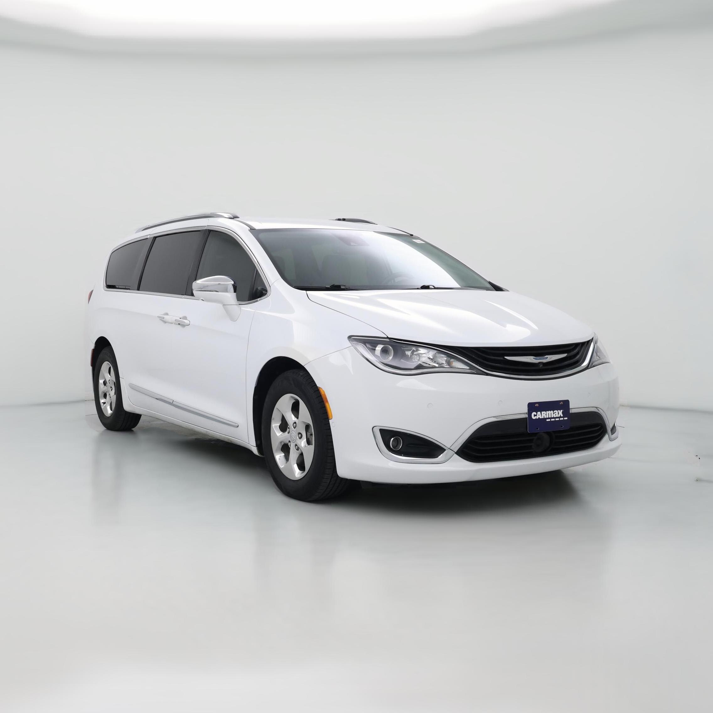 Thumbnail: 2018 Chrysler Pacifica - 1