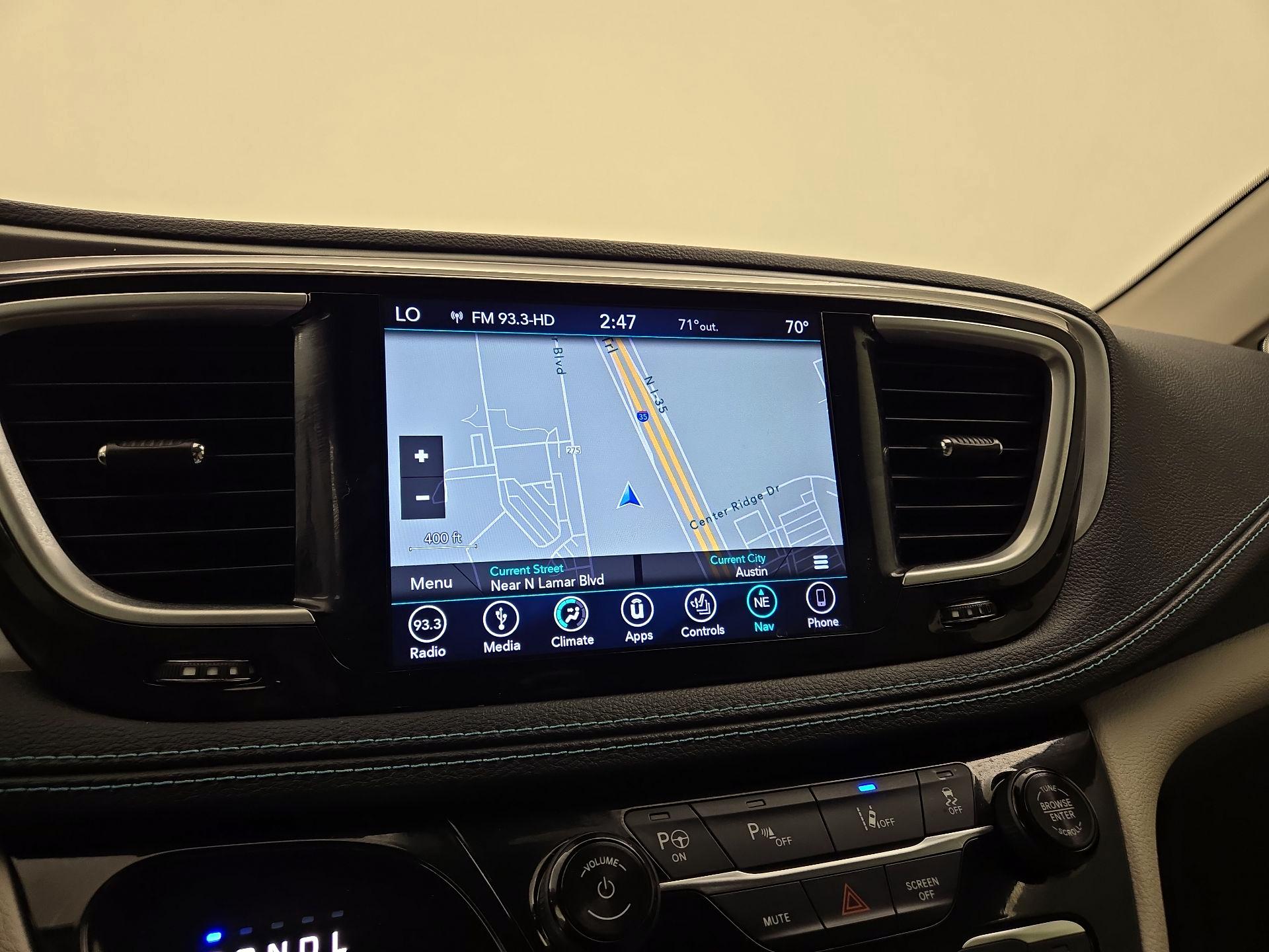 Thumbnail: 2018 Chrysler Pacifica - 14