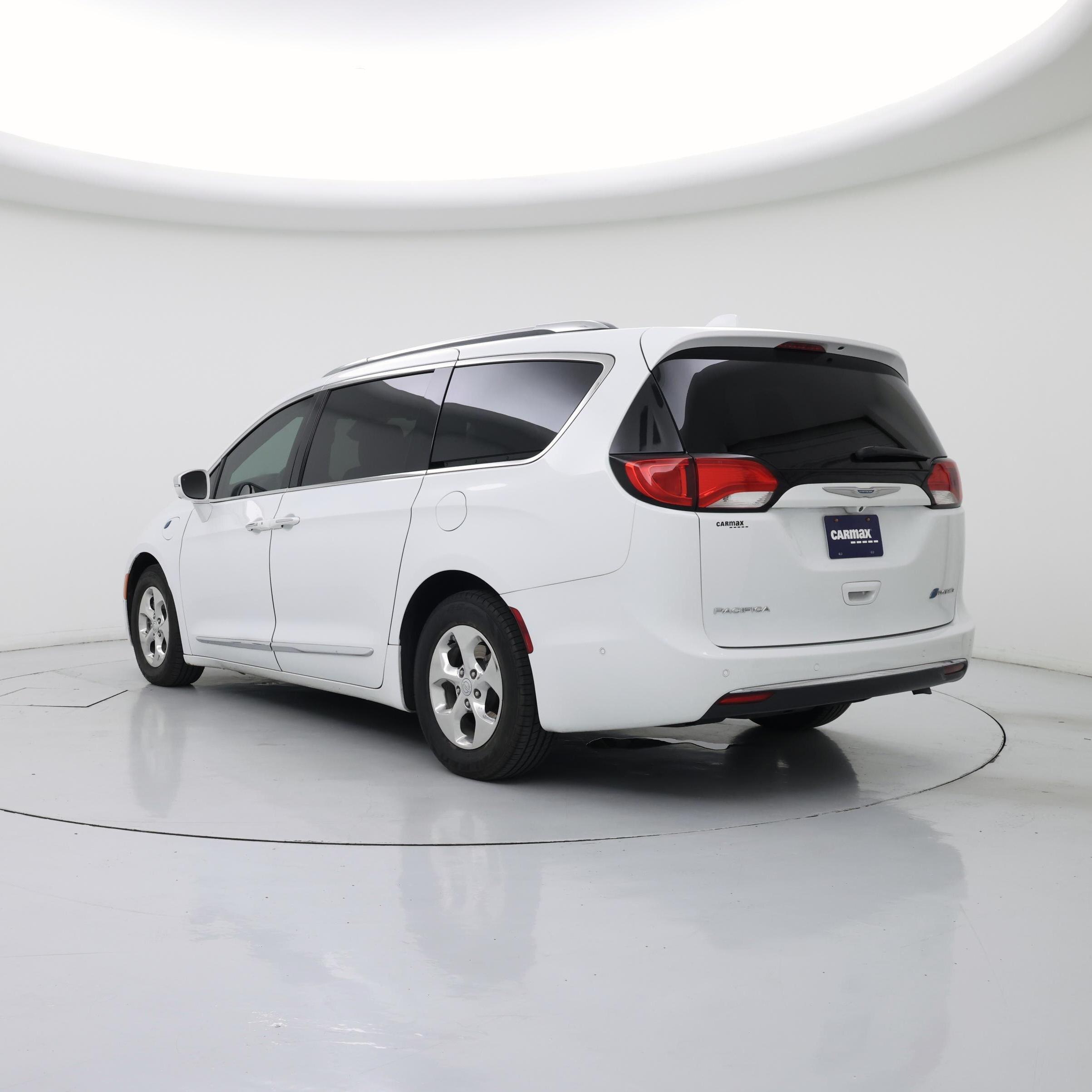 Thumbnail: 2018 Chrysler Pacifica - 2