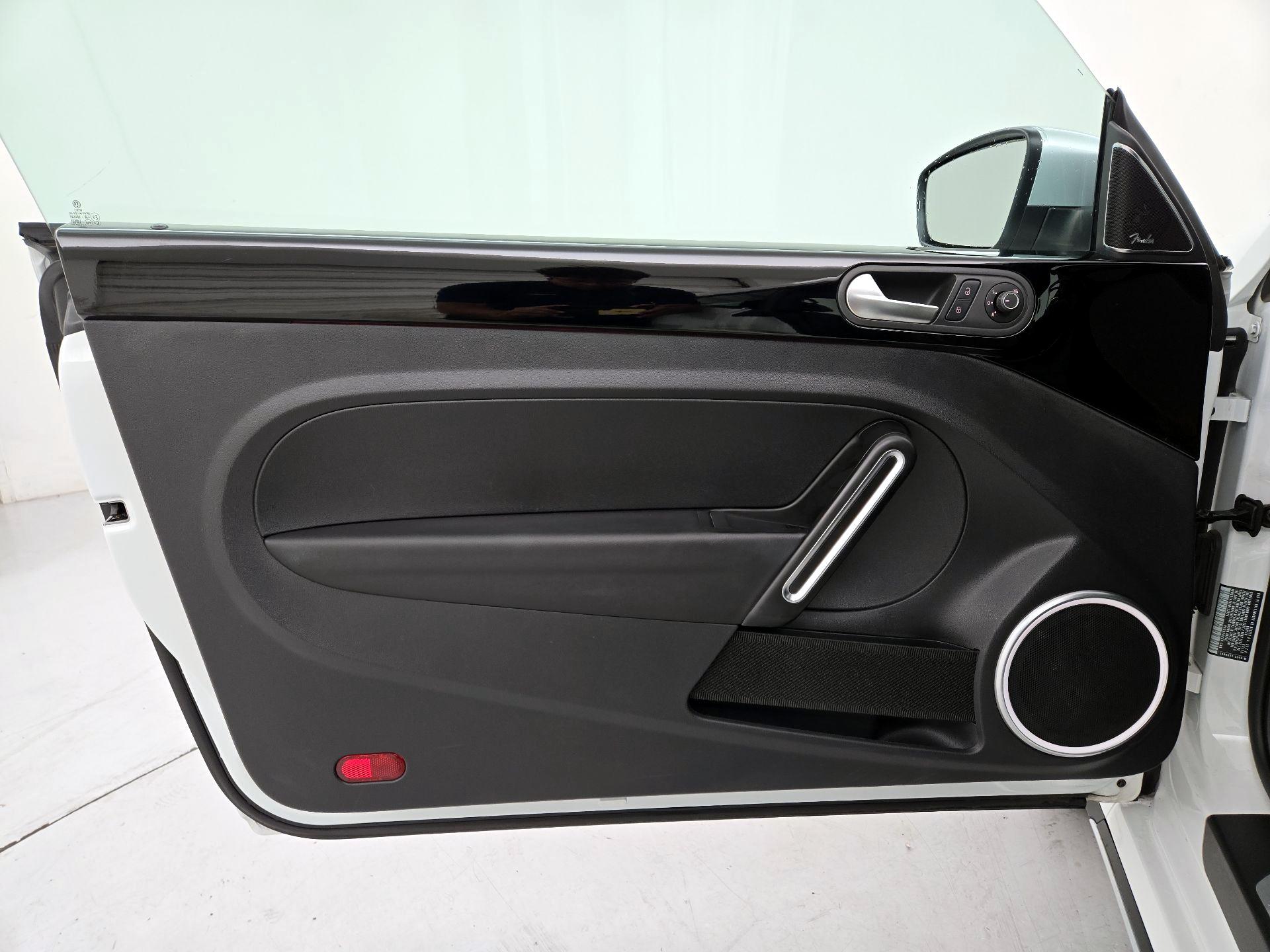 Thumbnail: 2018 Volkswagen Beetle - 12