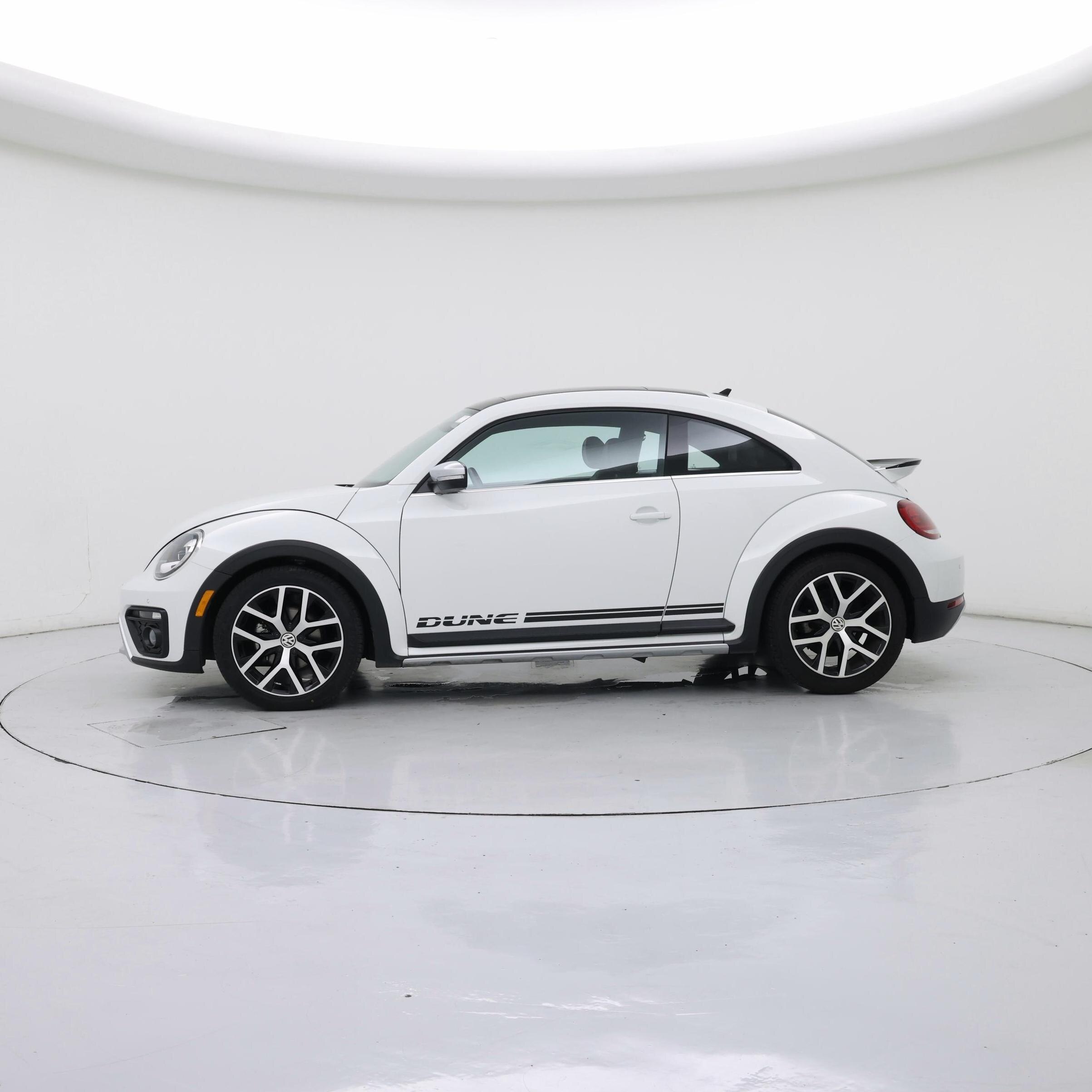 Thumbnail: 2018 Volkswagen Beetle - 3