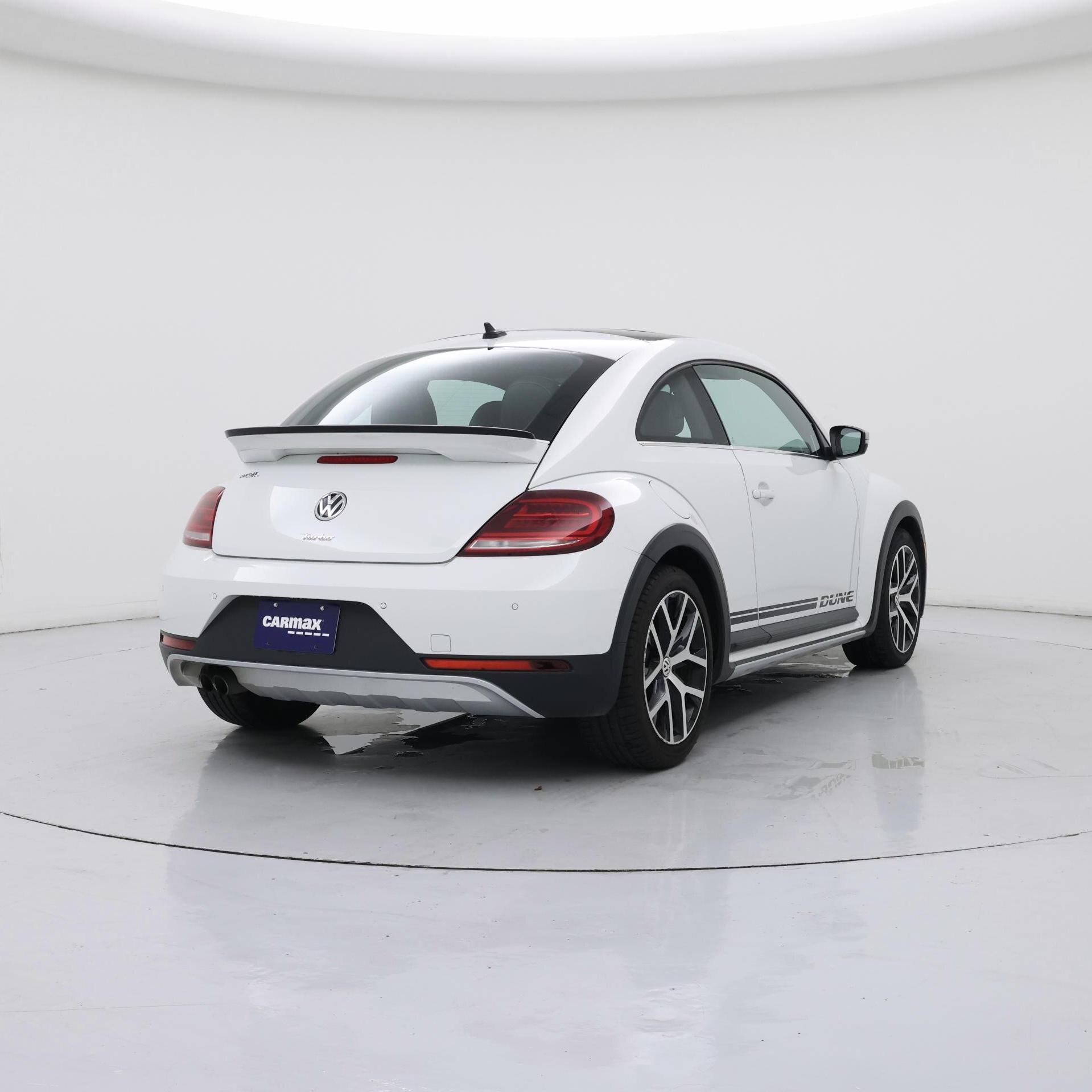 Thumbnail: 2018 Volkswagen Beetle - 8