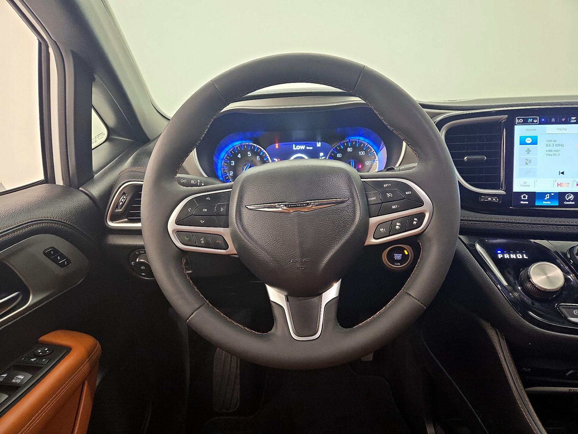 Thumbnail: 2024 Chrysler Pacifica - 10