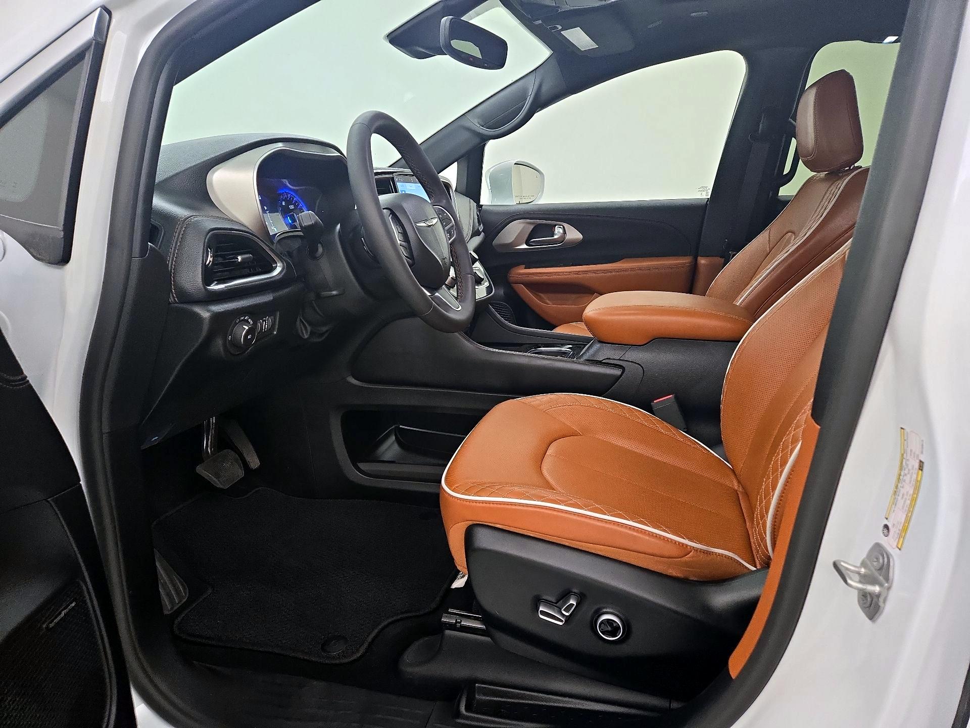 Thumbnail: 2024 Chrysler Pacifica - 11