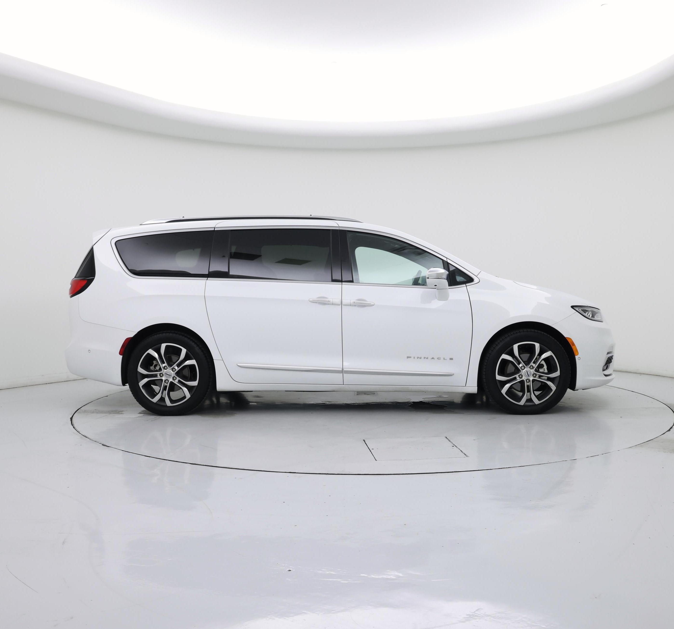 Thumbnail: 2024 Chrysler Pacifica - 7