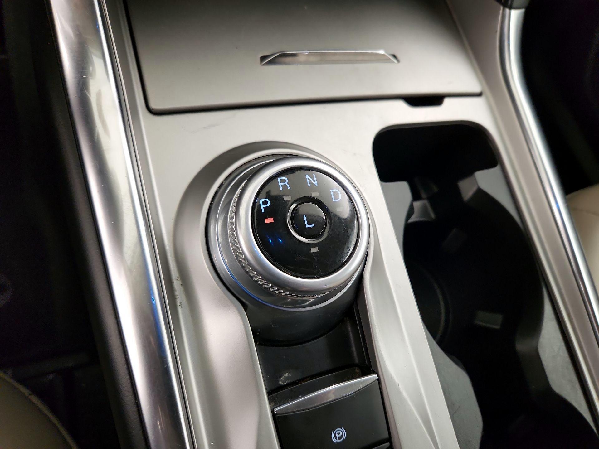 Thumbnail: 2022 Ford Explorer - 17