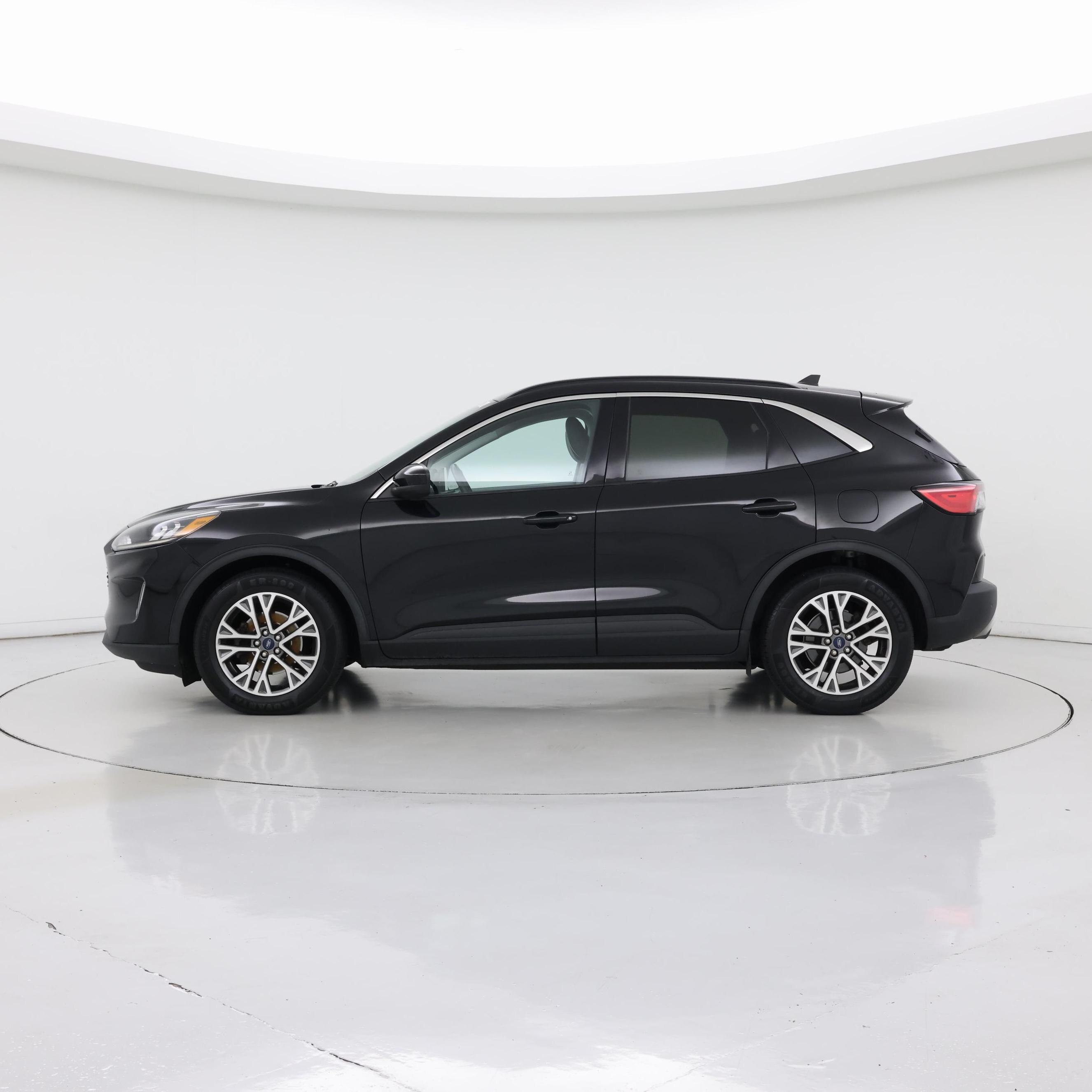 Thumbnail: 2021 Ford Escape - 3
