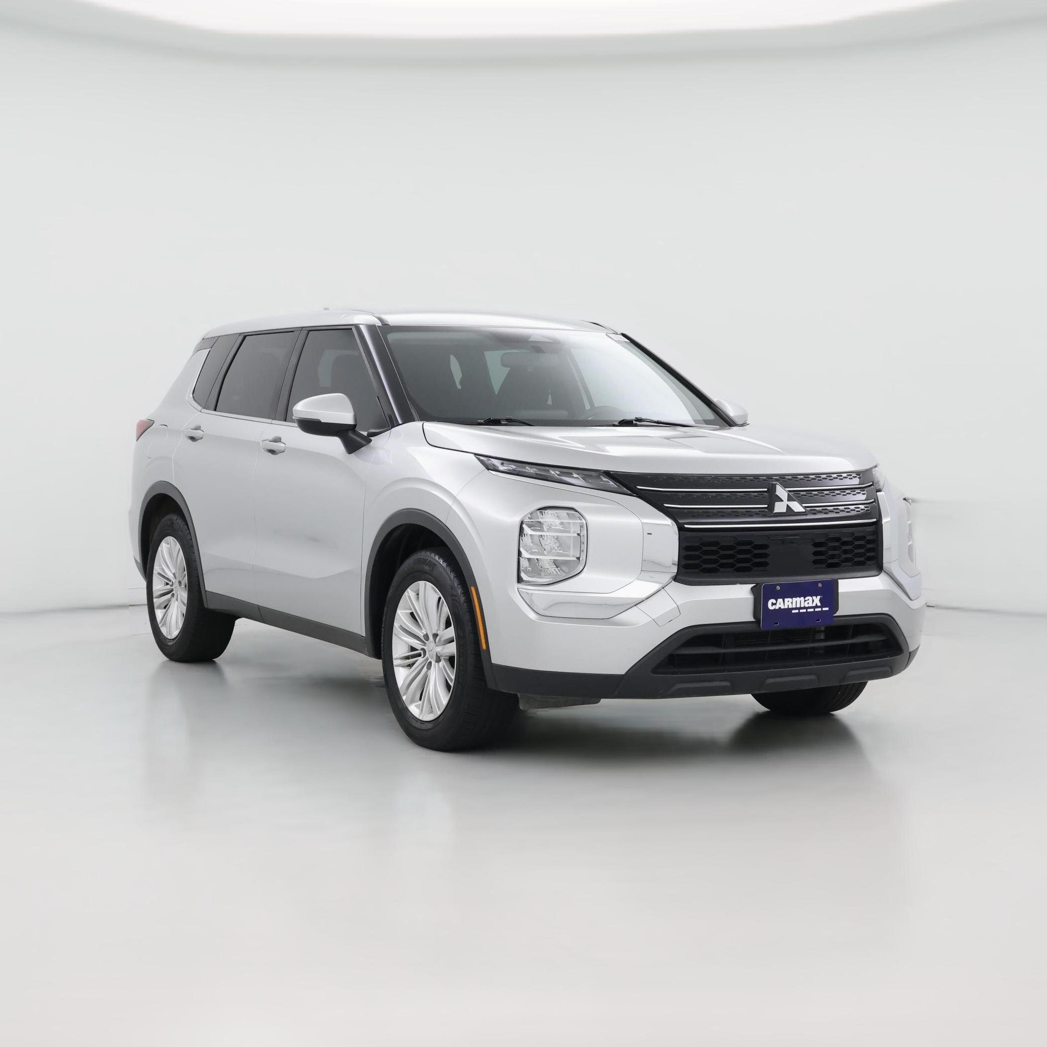 Thumbnail: 2023 Mitsubishi Outlander - 1