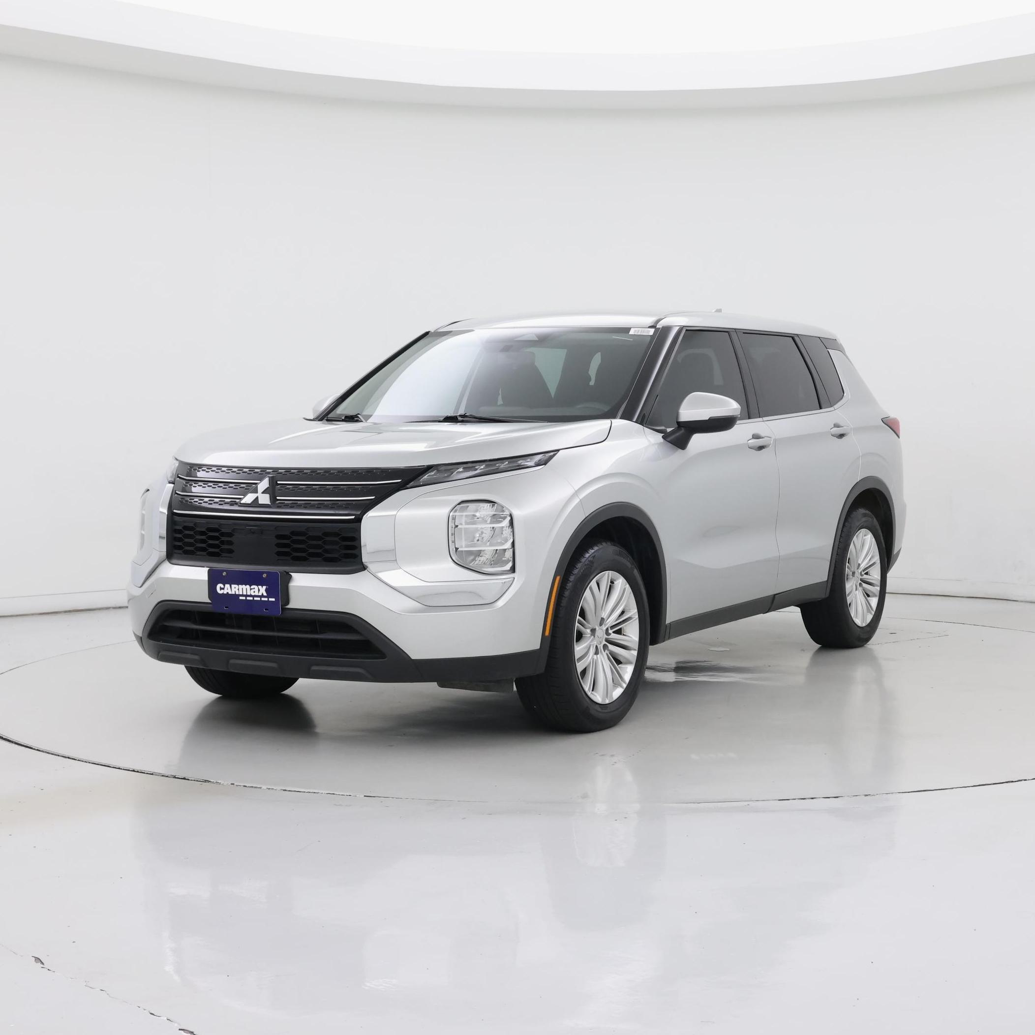 Thumbnail: 2023 Mitsubishi Outlander - 4