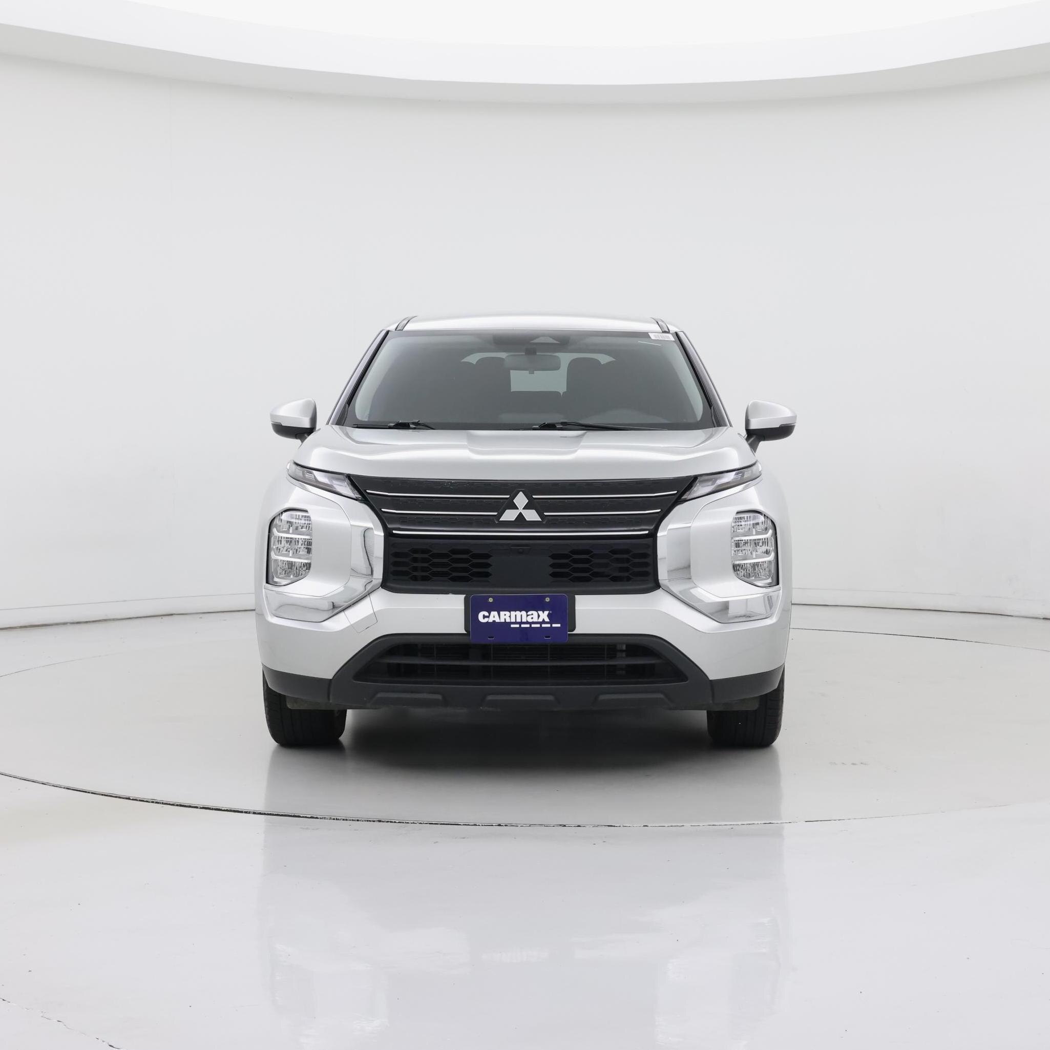Thumbnail: 2023 Mitsubishi Outlander - 5