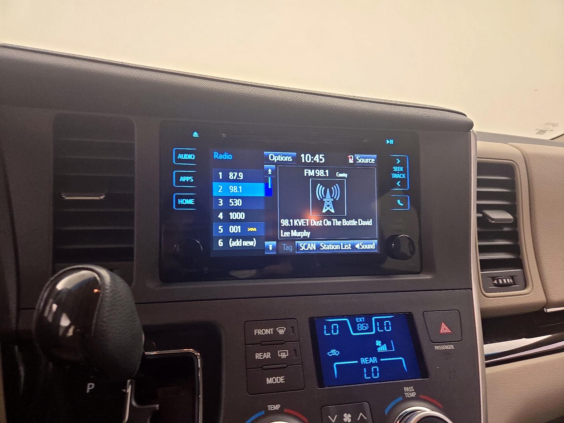 Thumbnail: 2015 Toyota Sienna - 15