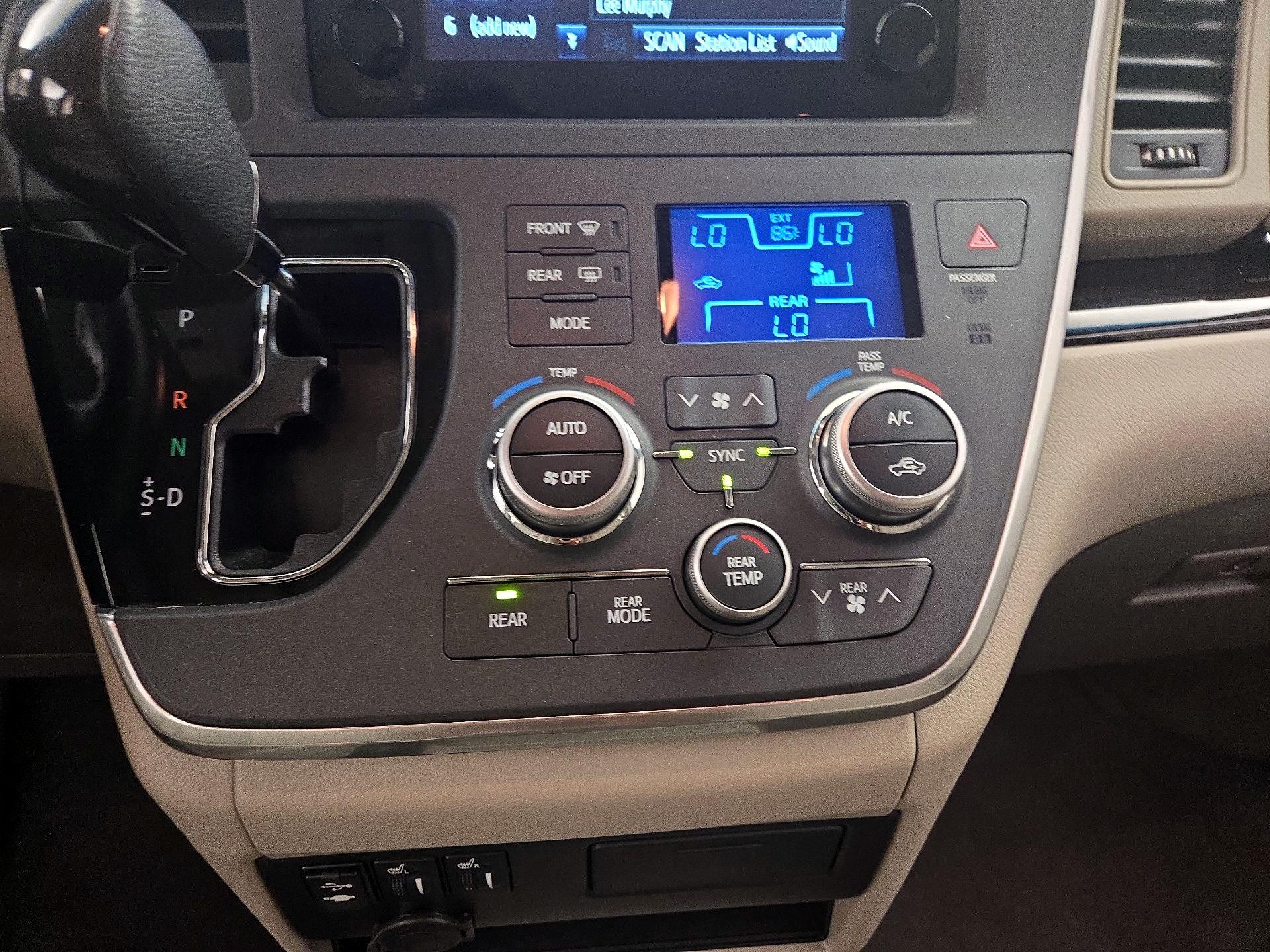 Thumbnail: 2015 Toyota Sienna - 16