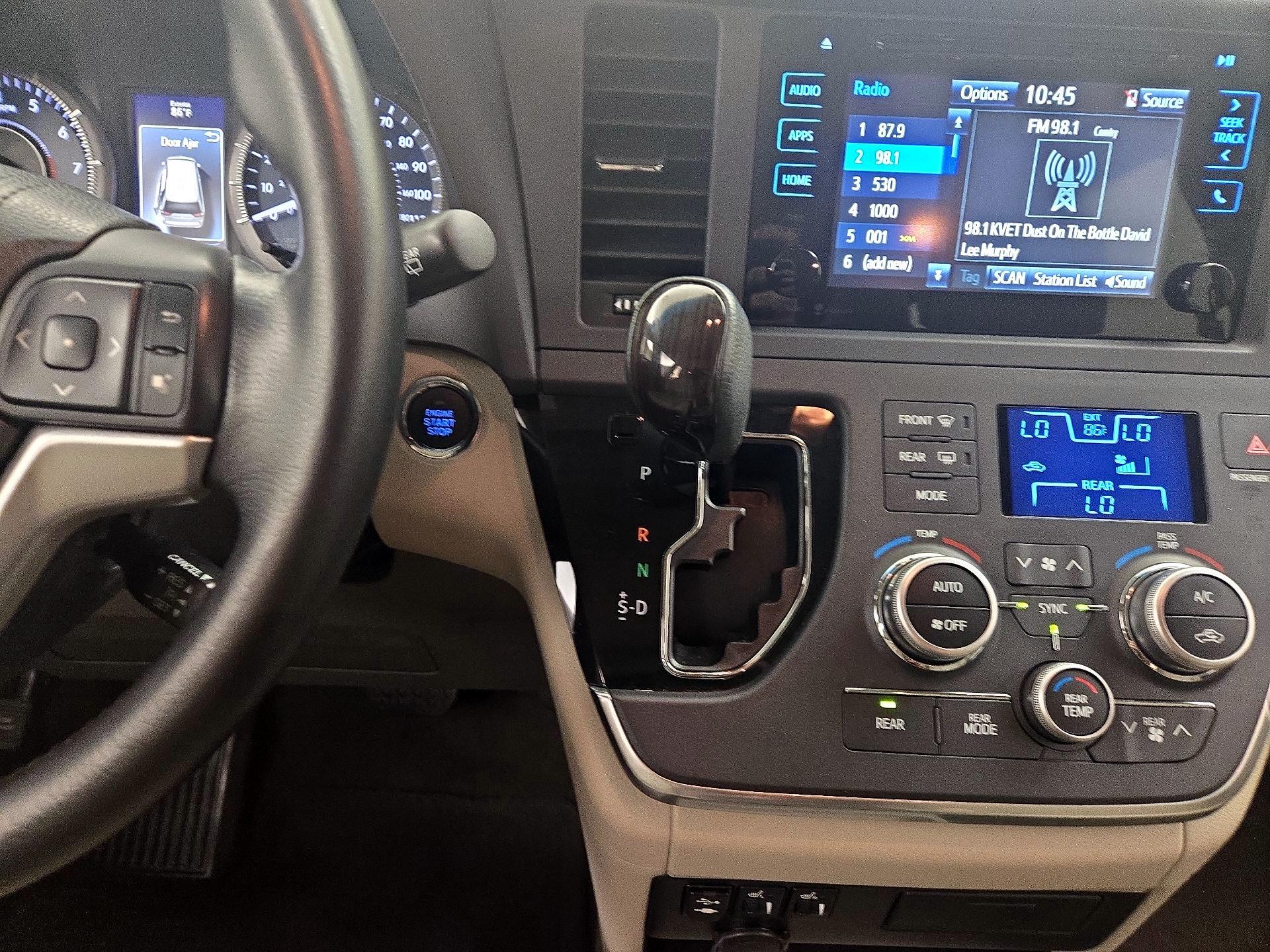 Thumbnail: 2015 Toyota Sienna - 17