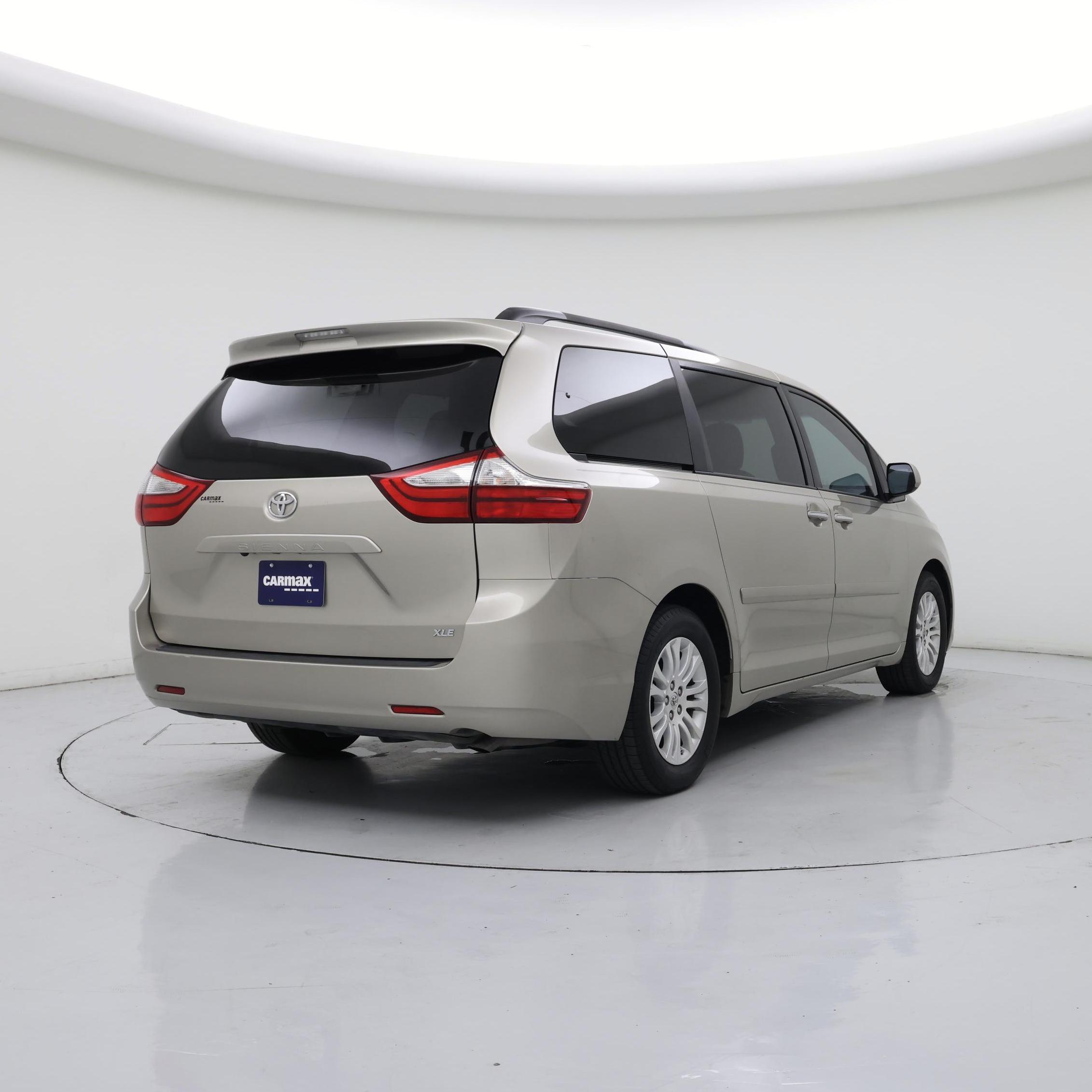 Thumbnail: 2015 Toyota Sienna - 8