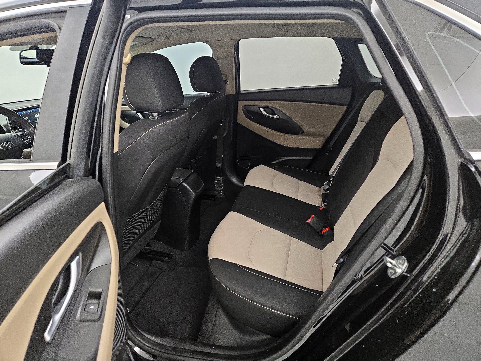 Thumbnail: 2019 Hyundai Elantra - 19