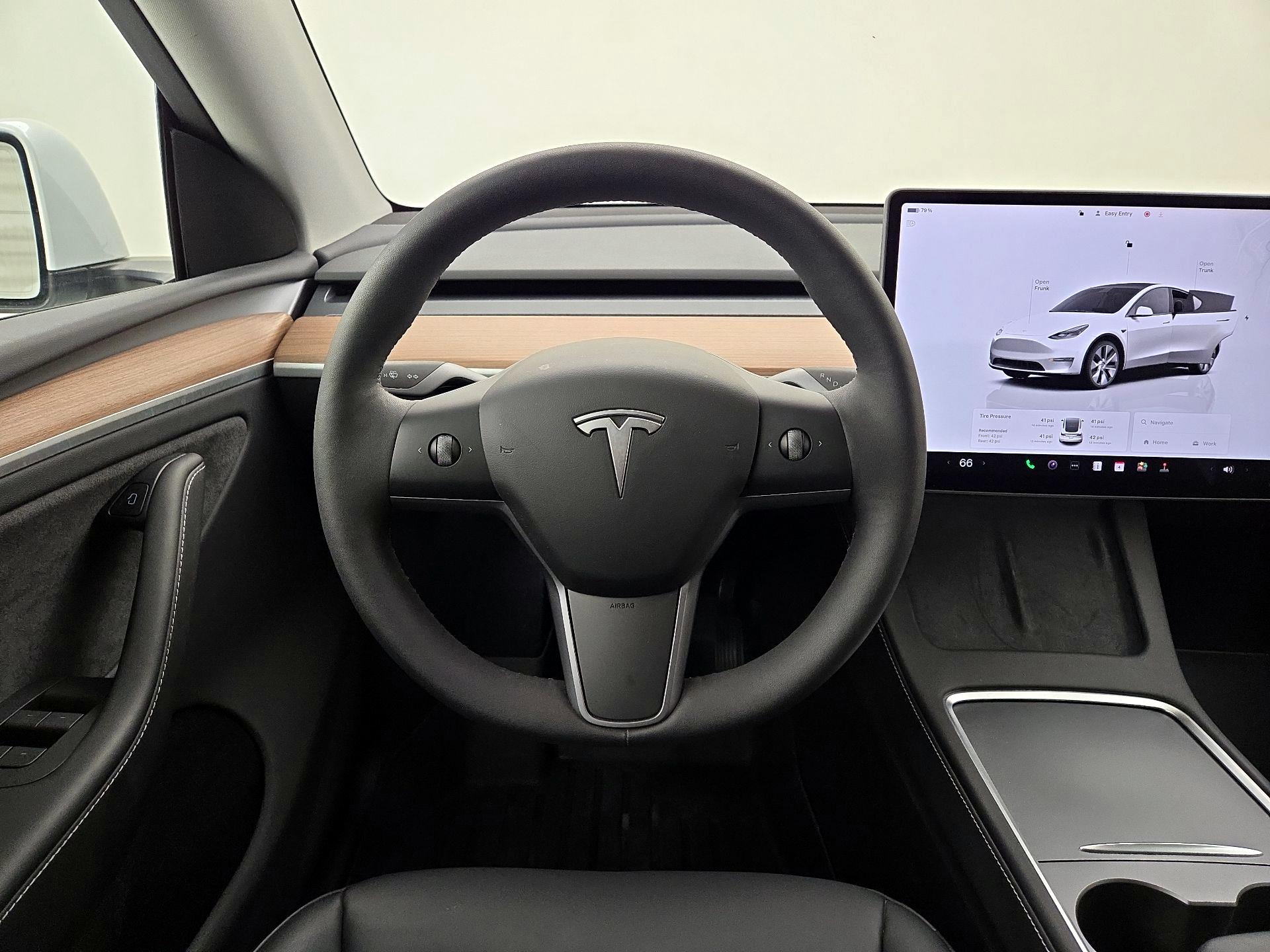 Thumbnail: 2023 Tesla Model Y - 10