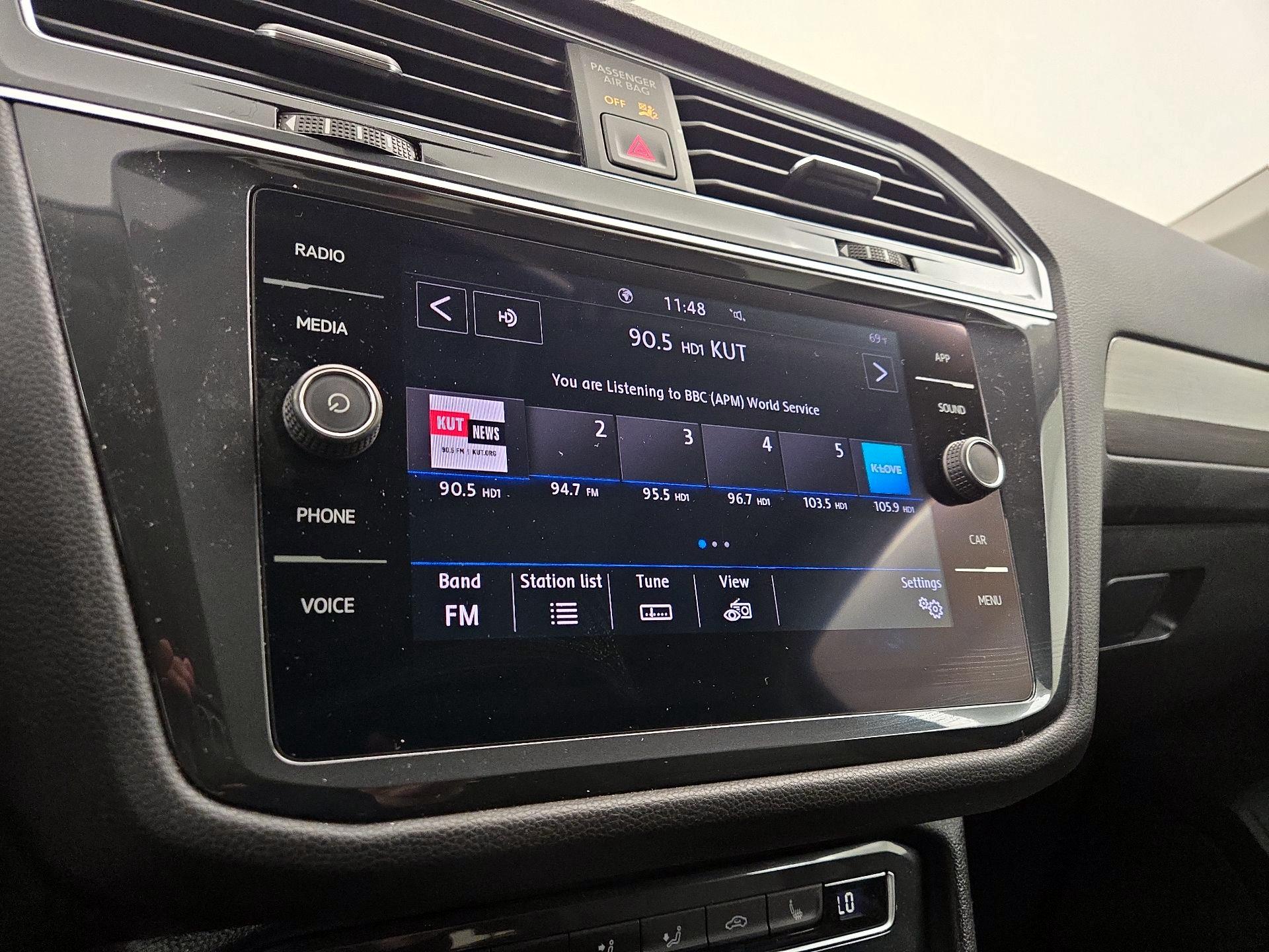 Thumbnail: 2020 Volkswagen Tiguan - 15