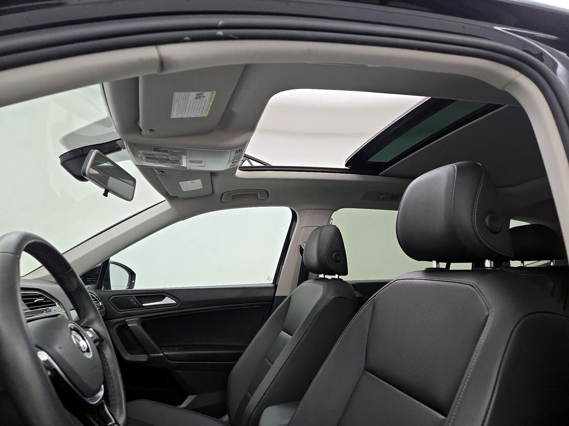 Thumbnail: 2020 Volkswagen Tiguan - 19