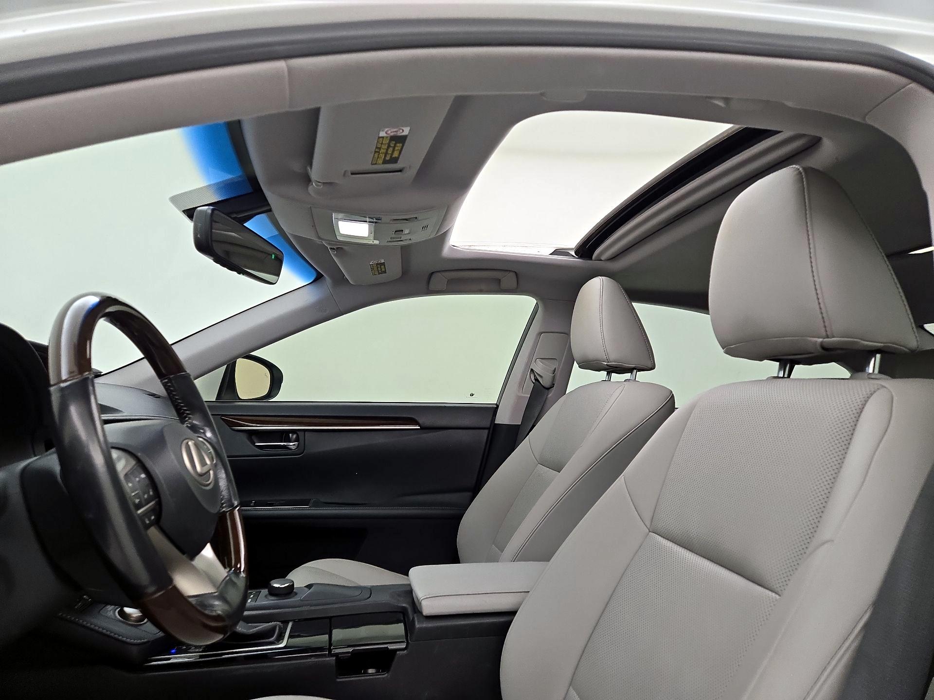 Thumbnail: 2016 Lexus ES - 19