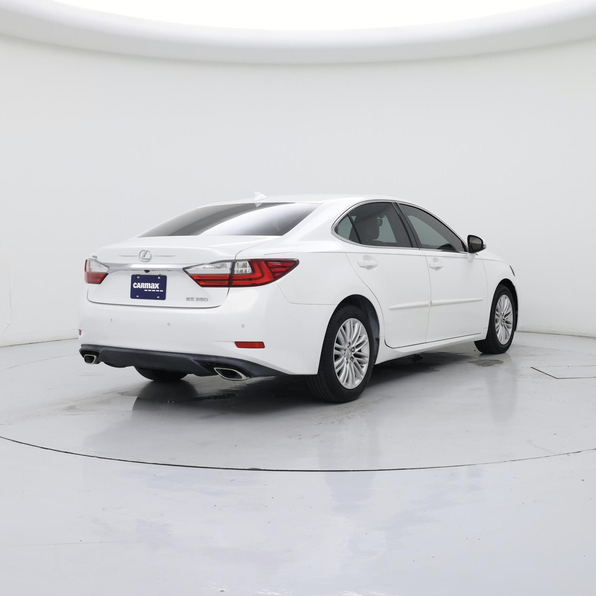 Thumbnail: 2016 Lexus ES - 8
