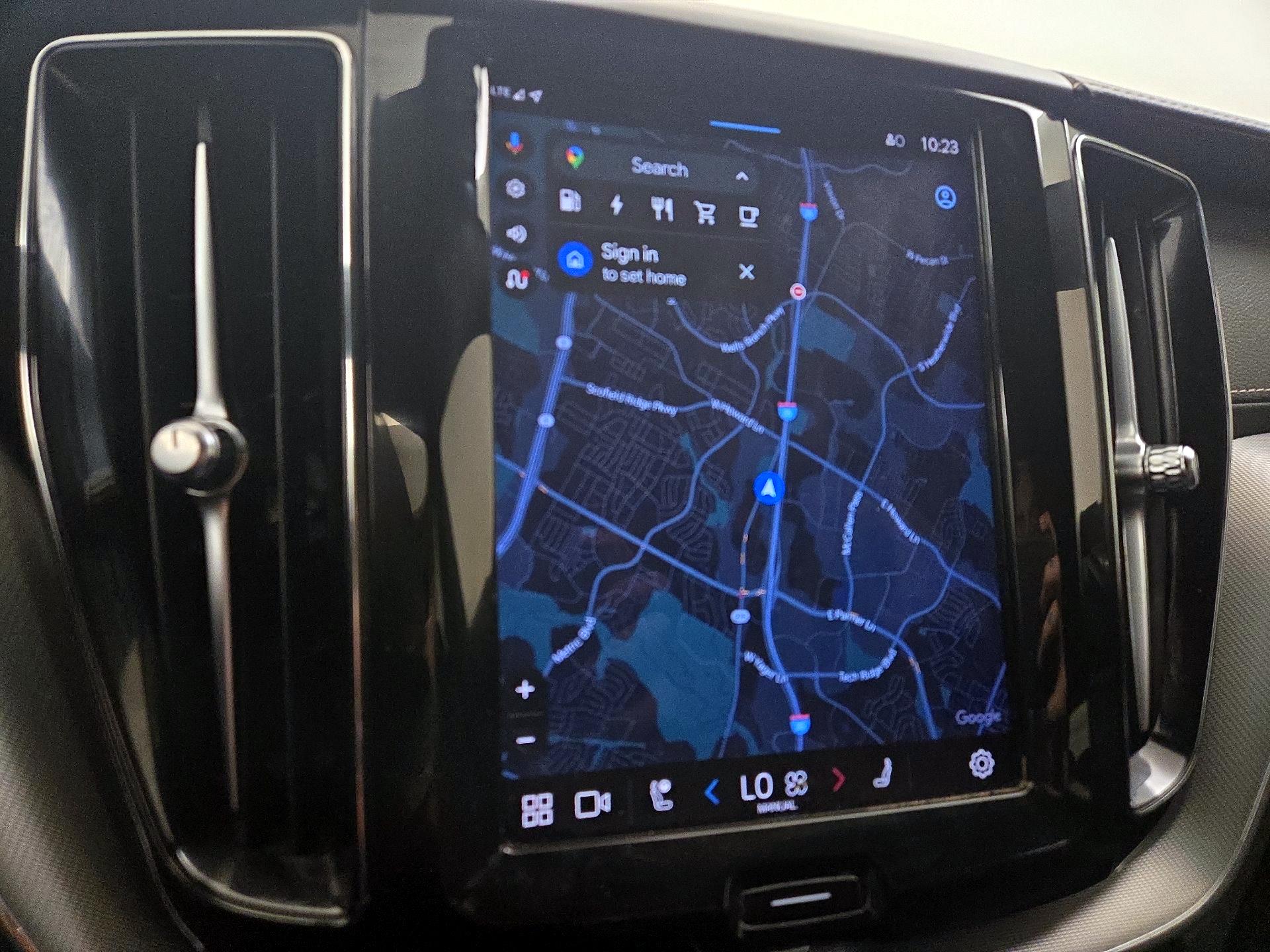 Thumbnail: 2022 Volvo XC60 - 14