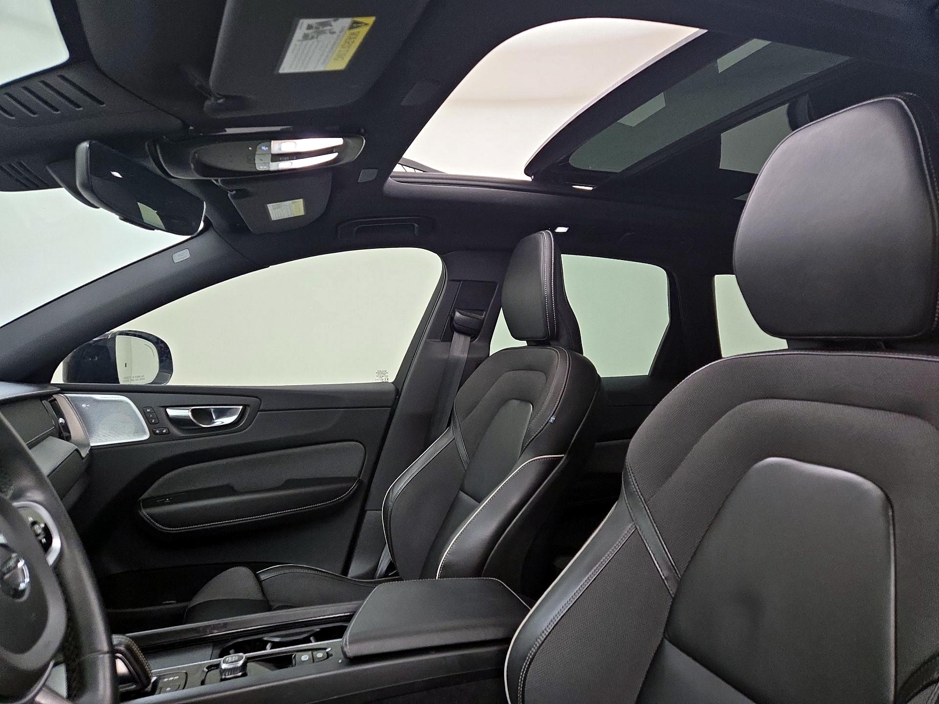 Thumbnail: 2022 Volvo XC60 - 20