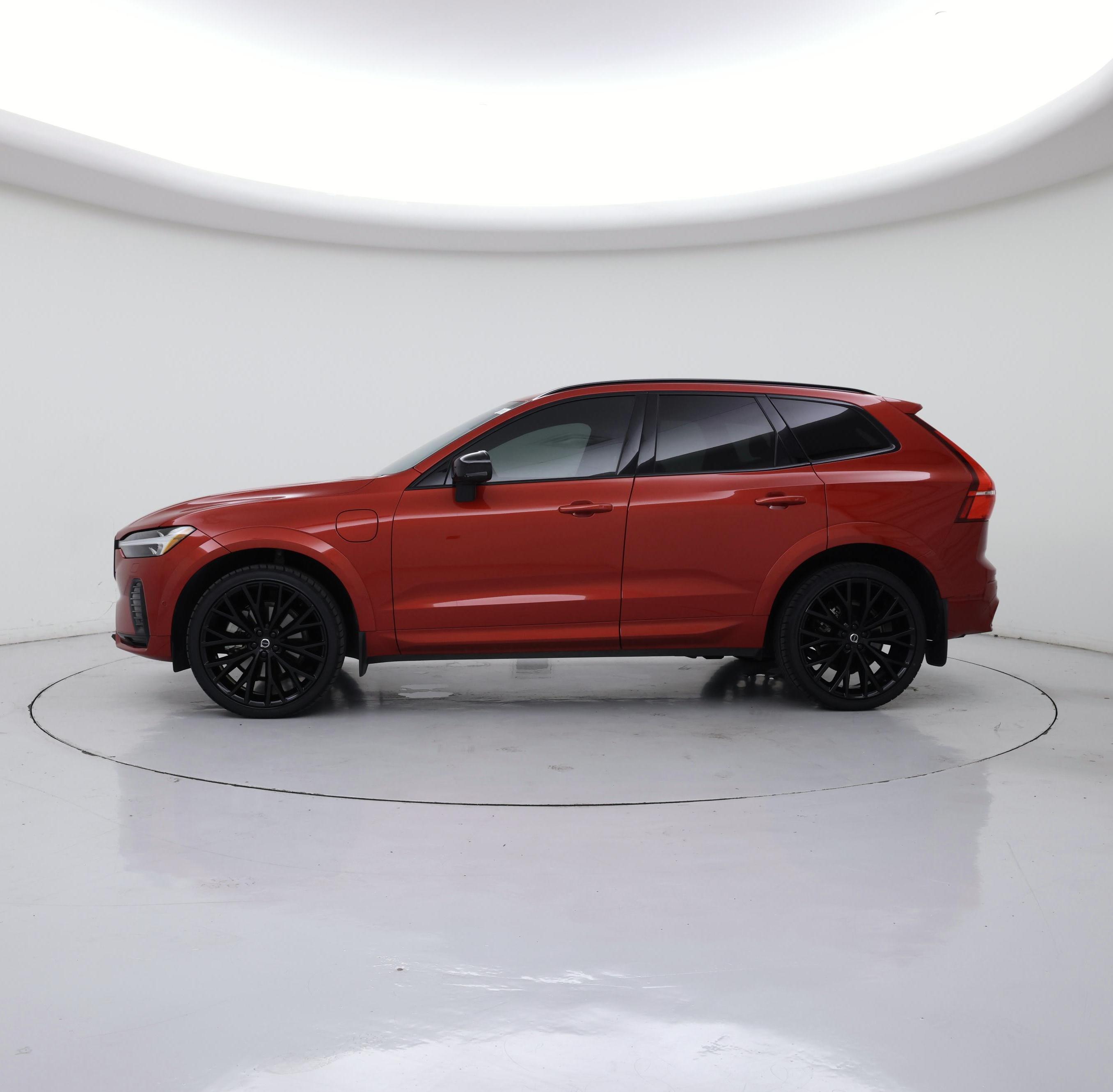 Thumbnail: 2022 Volvo XC60 - 3