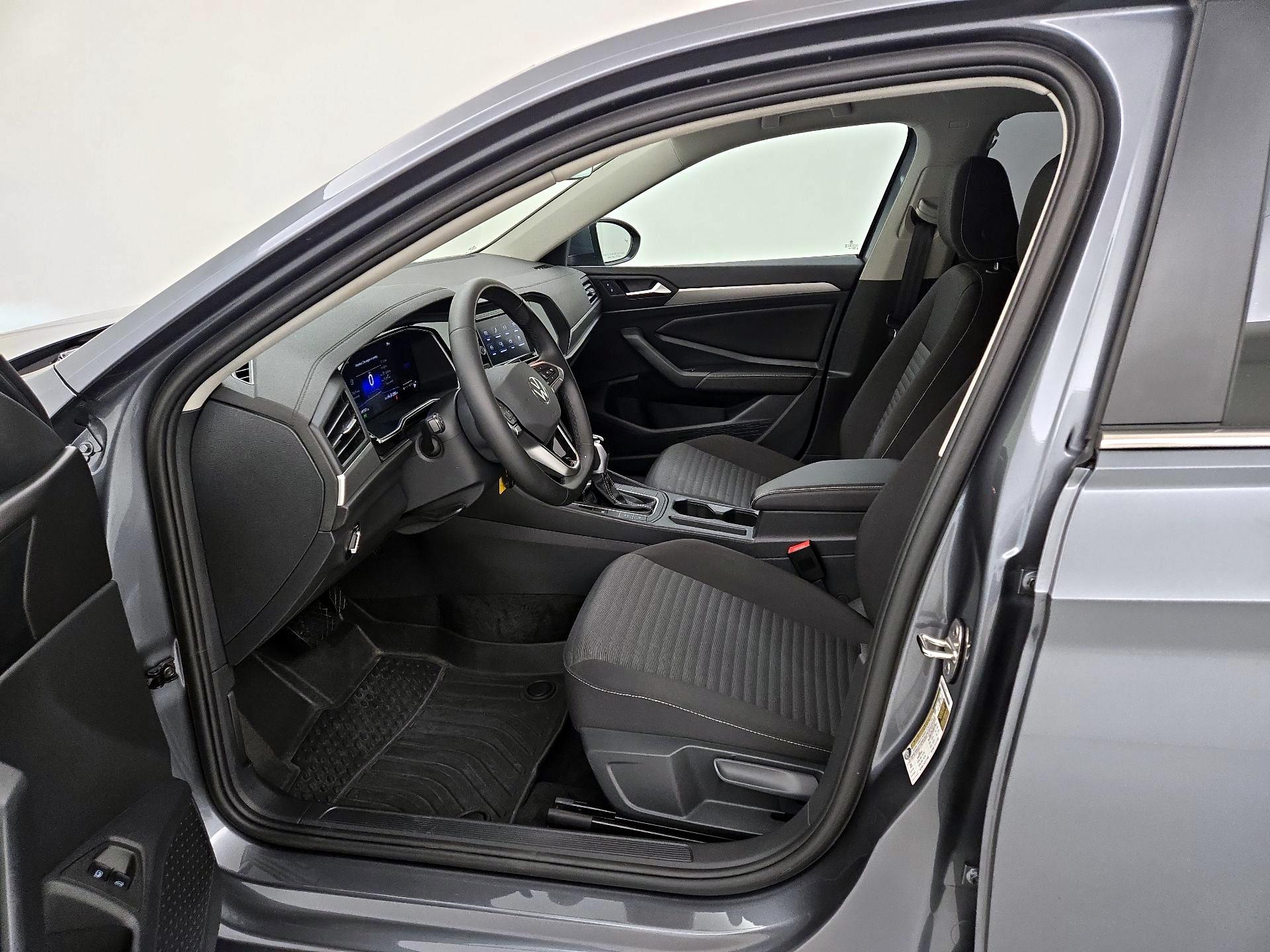 Thumbnail: 2024 Volkswagen Jetta - 11