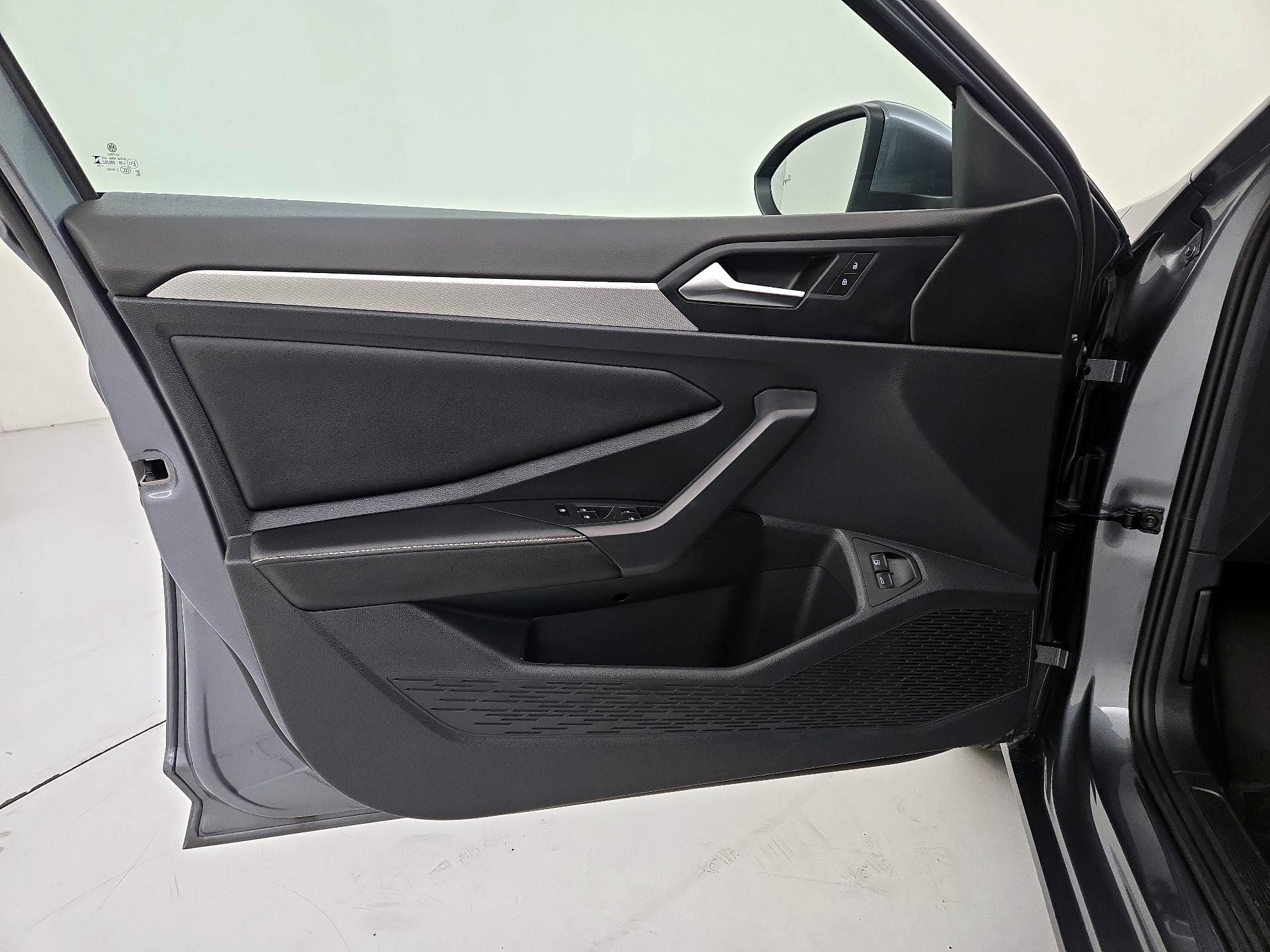 Thumbnail: 2024 Volkswagen Jetta - 12