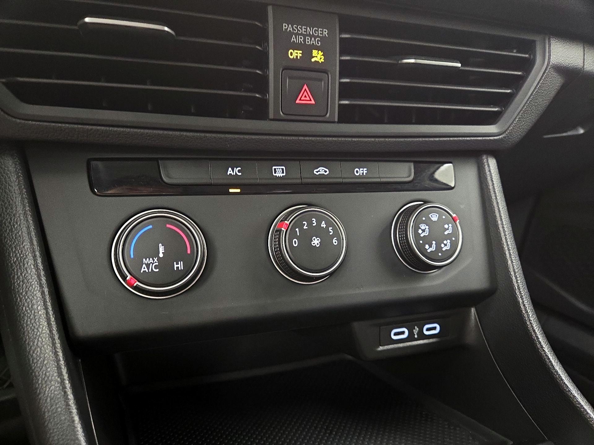 Thumbnail: 2024 Volkswagen Jetta - 16