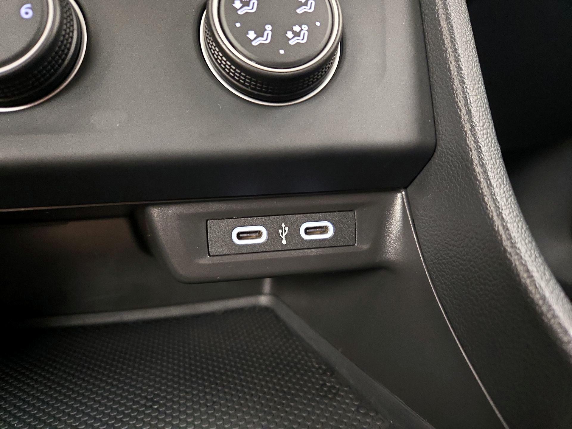 Thumbnail: 2024 Volkswagen Jetta - 18