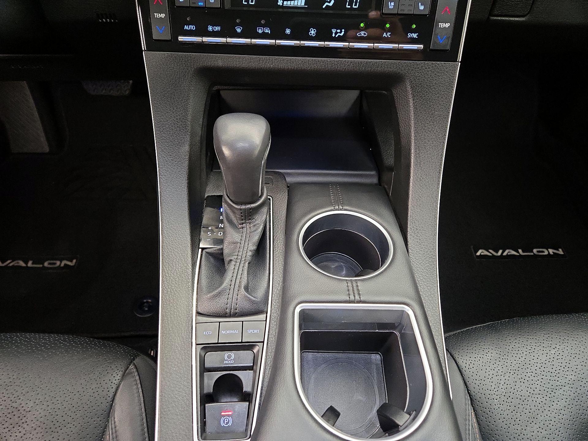 Thumbnail: 2022 Toyota Avalon - 18