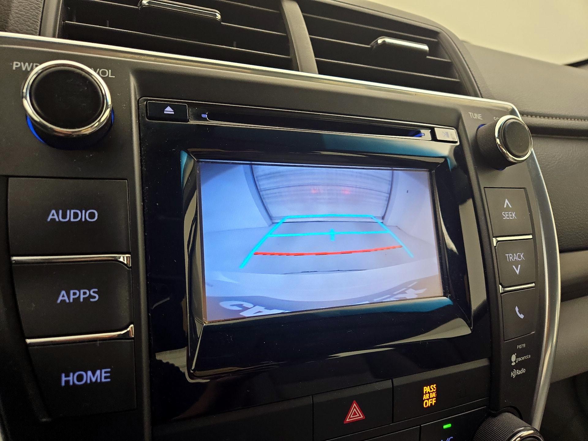 Thumbnail: 2015 Toyota Camry - 14