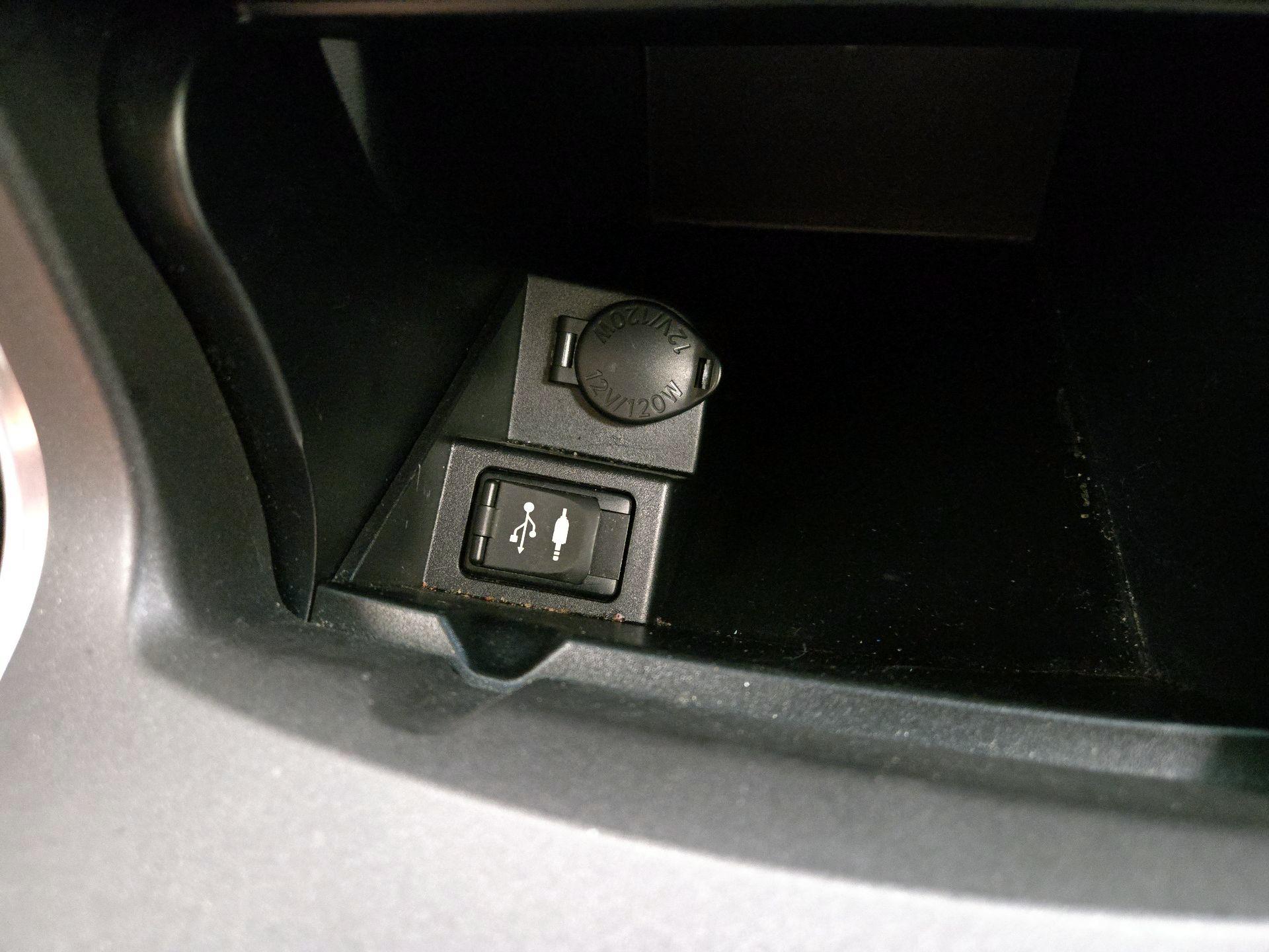 Thumbnail: 2015 Toyota Camry - 18