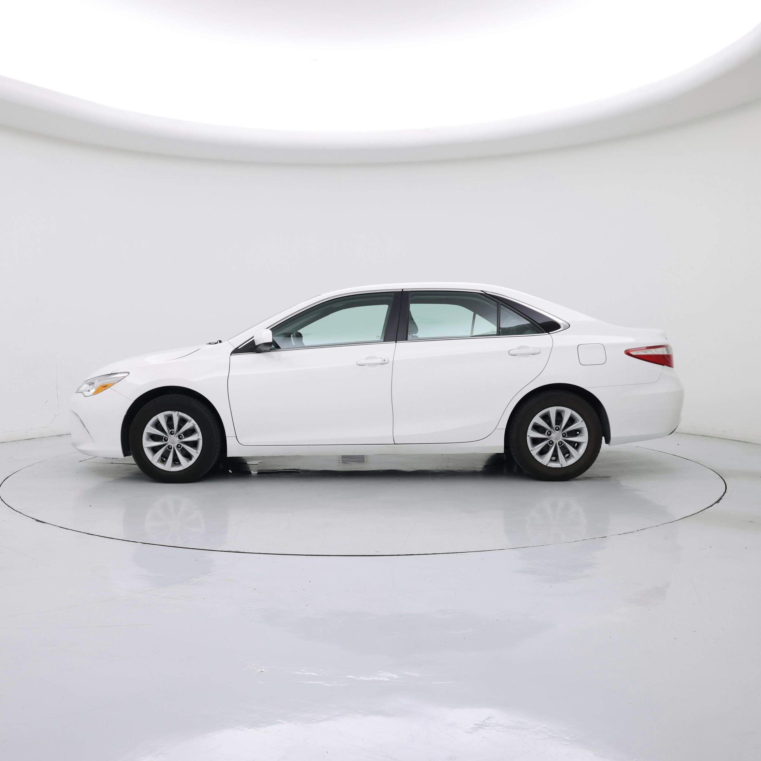 Thumbnail: 2015 Toyota Camry - 3