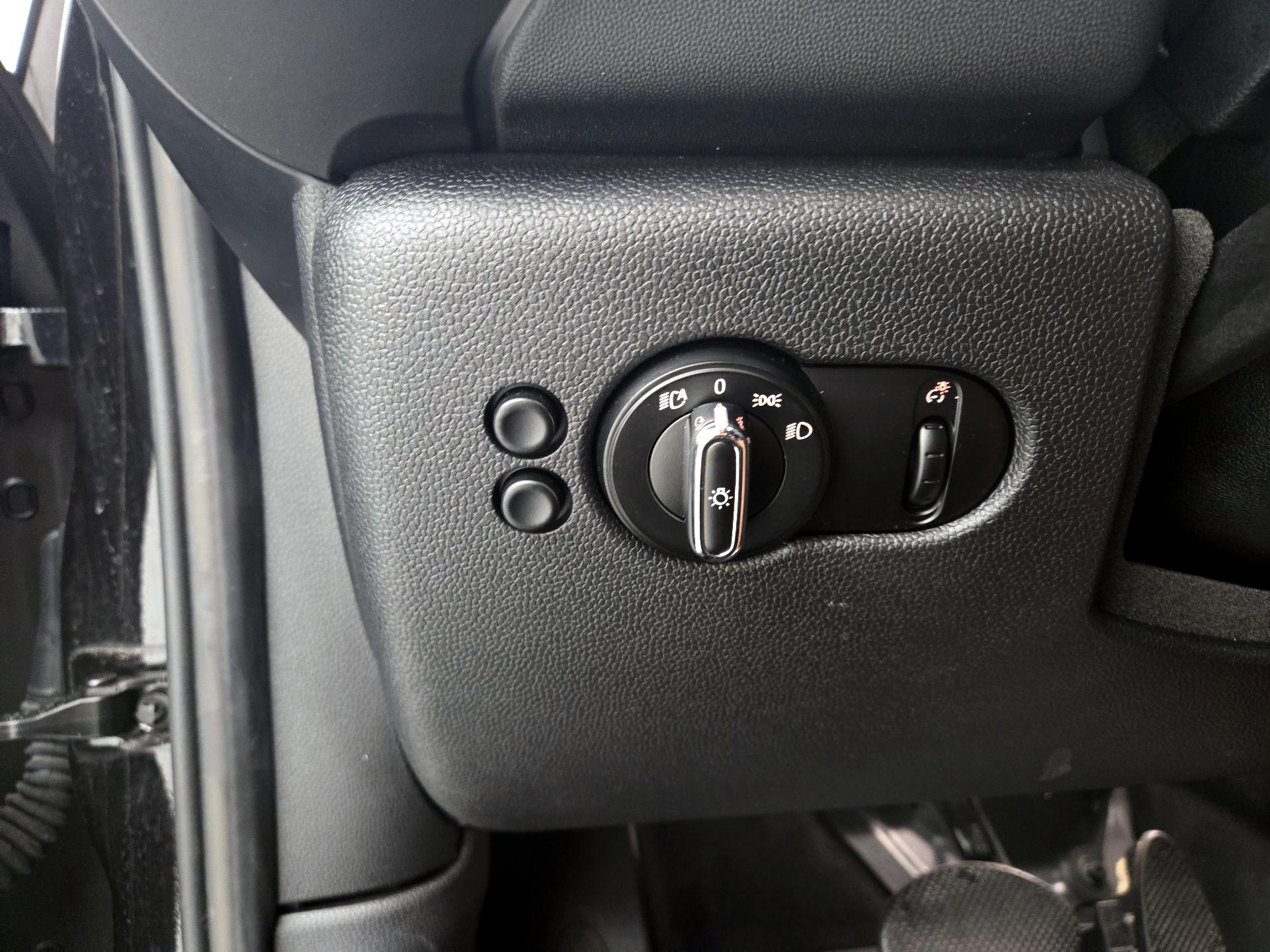 Thumbnail: 2019 MINI Cooper Hardtop - 13