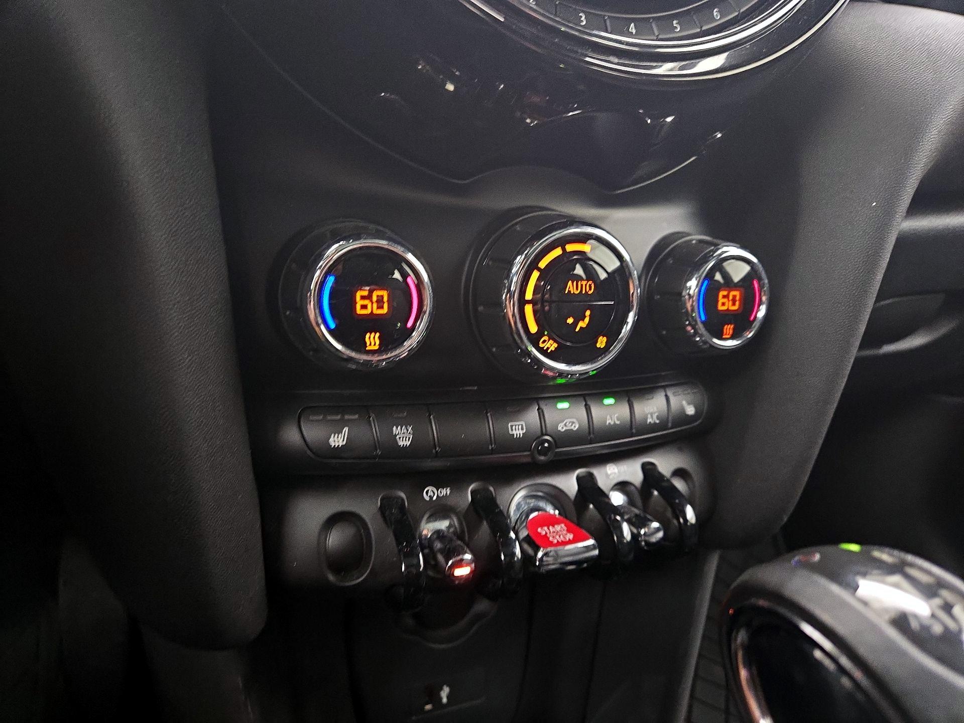 Thumbnail: 2019 MINI Cooper Hardtop - 16