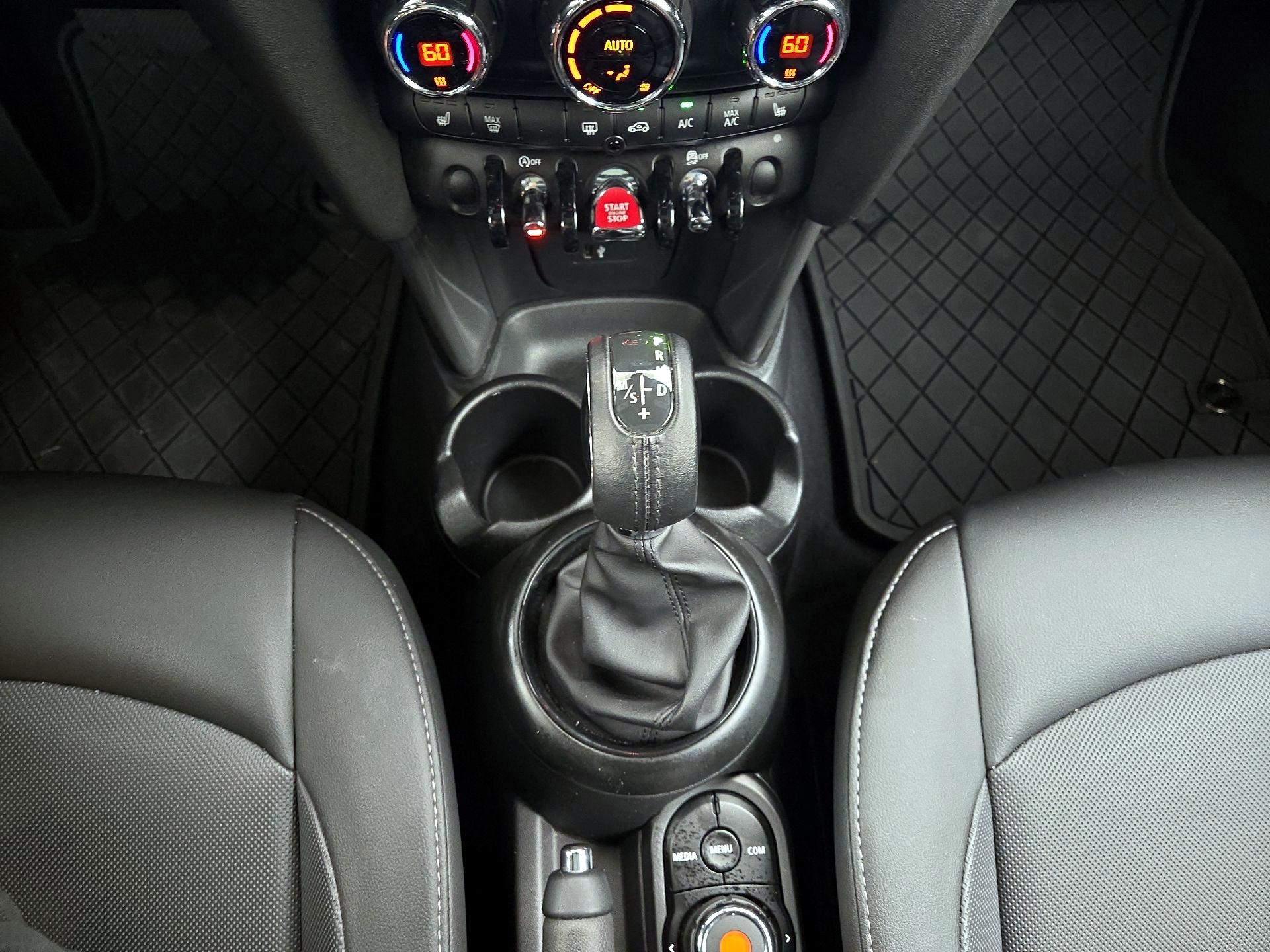 Thumbnail: 2019 MINI Cooper Hardtop - 17