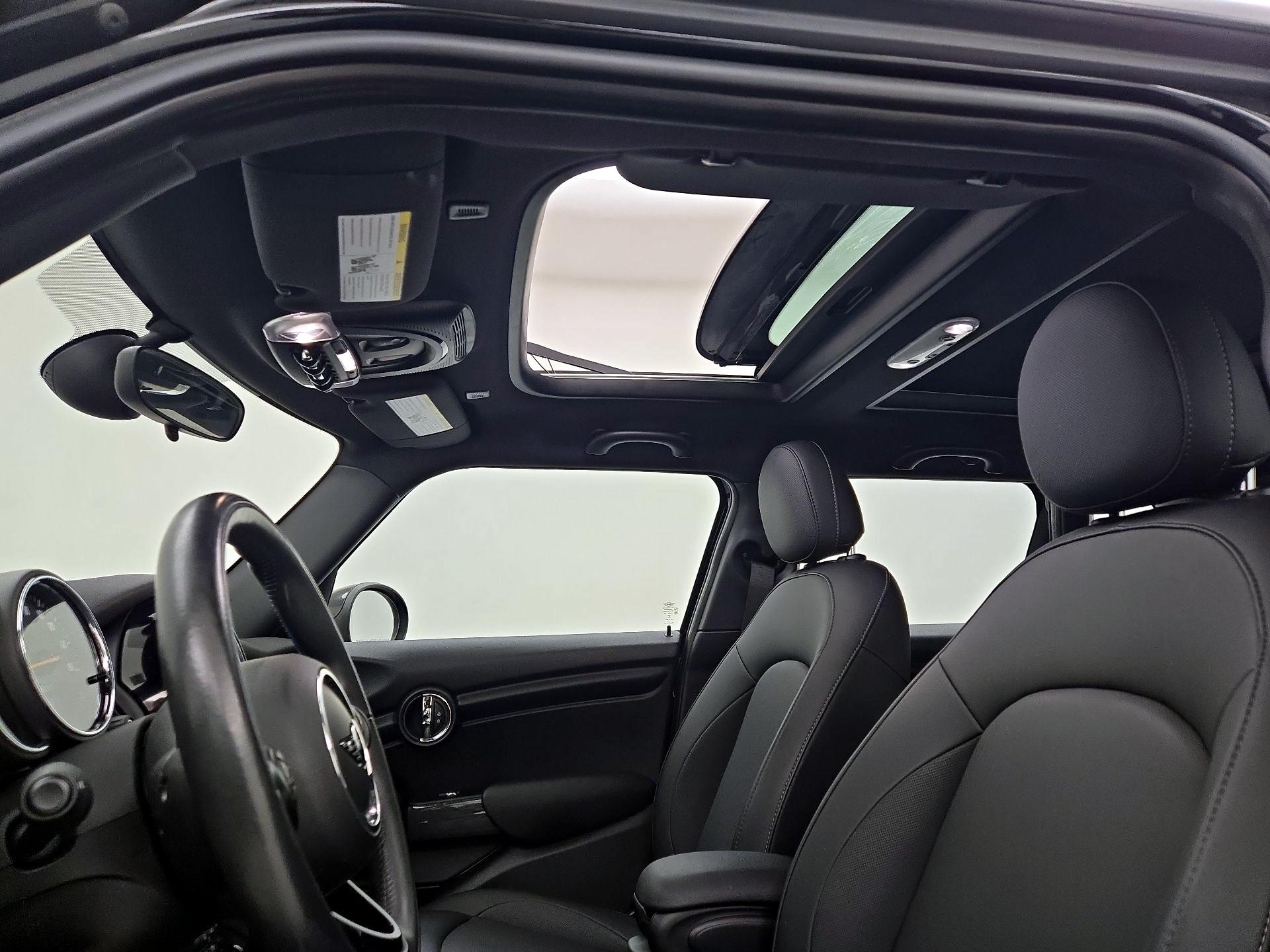 Thumbnail: 2019 MINI Cooper Hardtop - 19