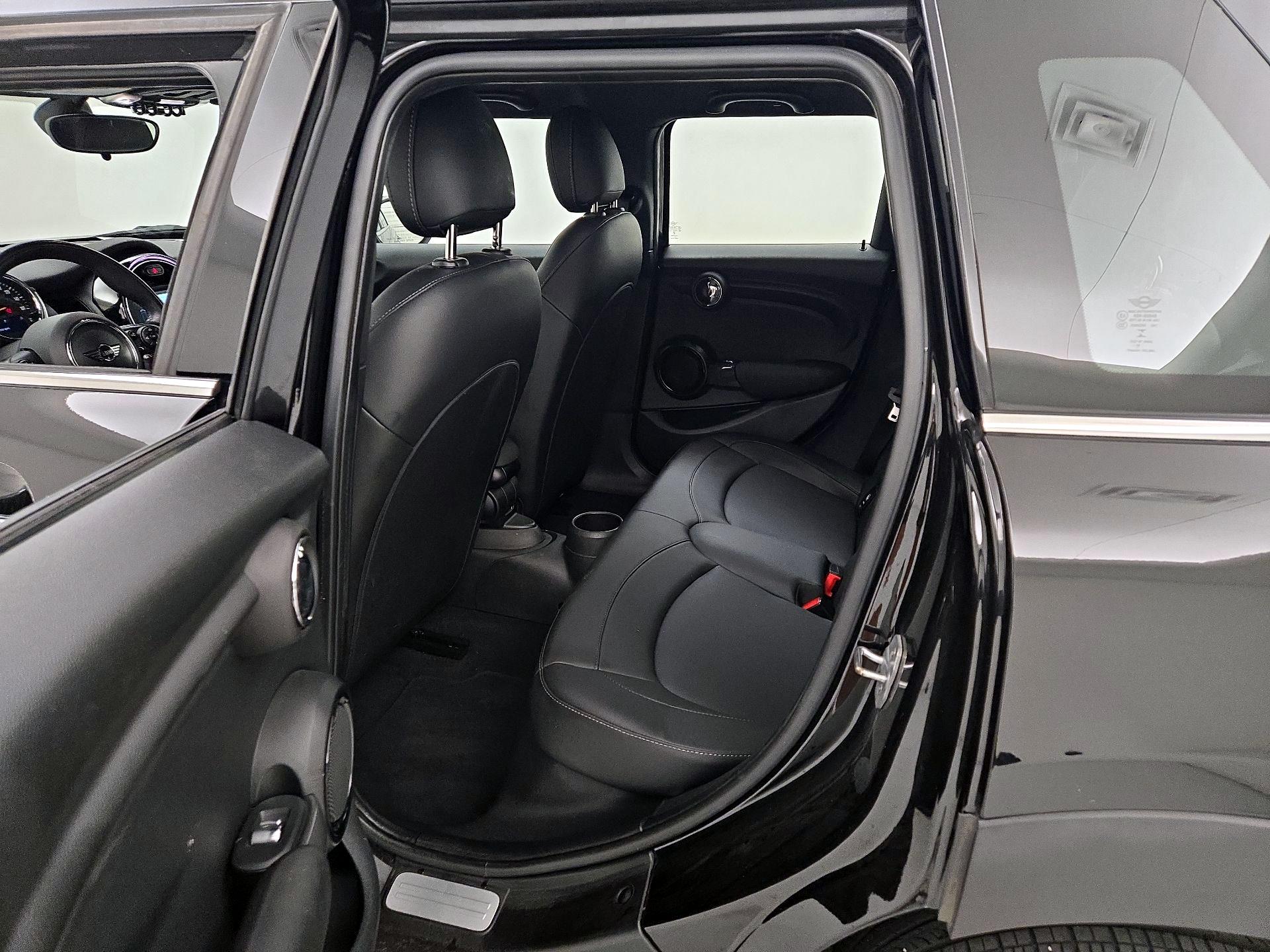 Thumbnail: 2019 MINI Cooper Hardtop - 20