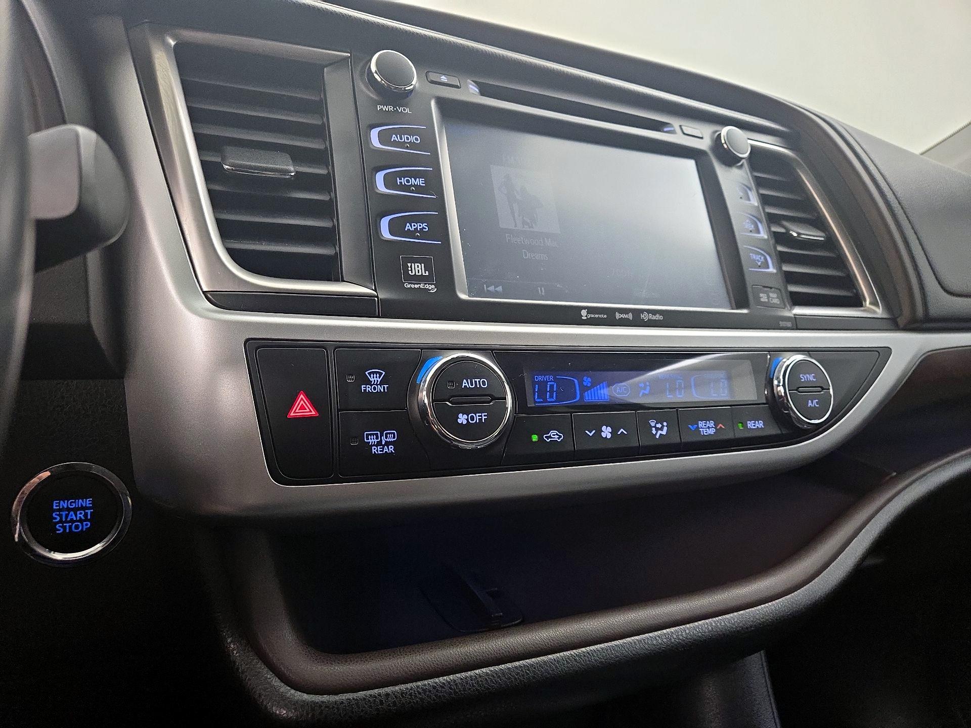 Thumbnail: 2016 Toyota Highlander - 17