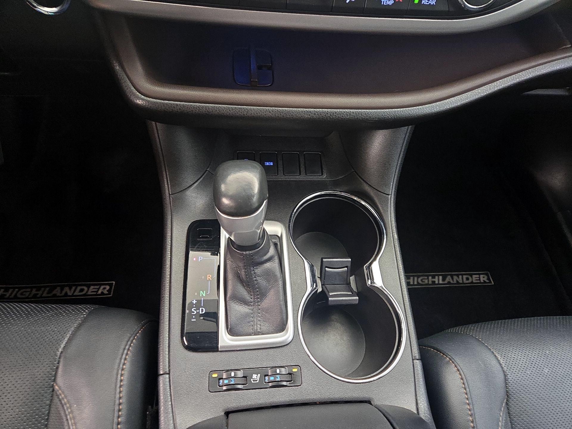 Thumbnail: 2016 Toyota Highlander - 18