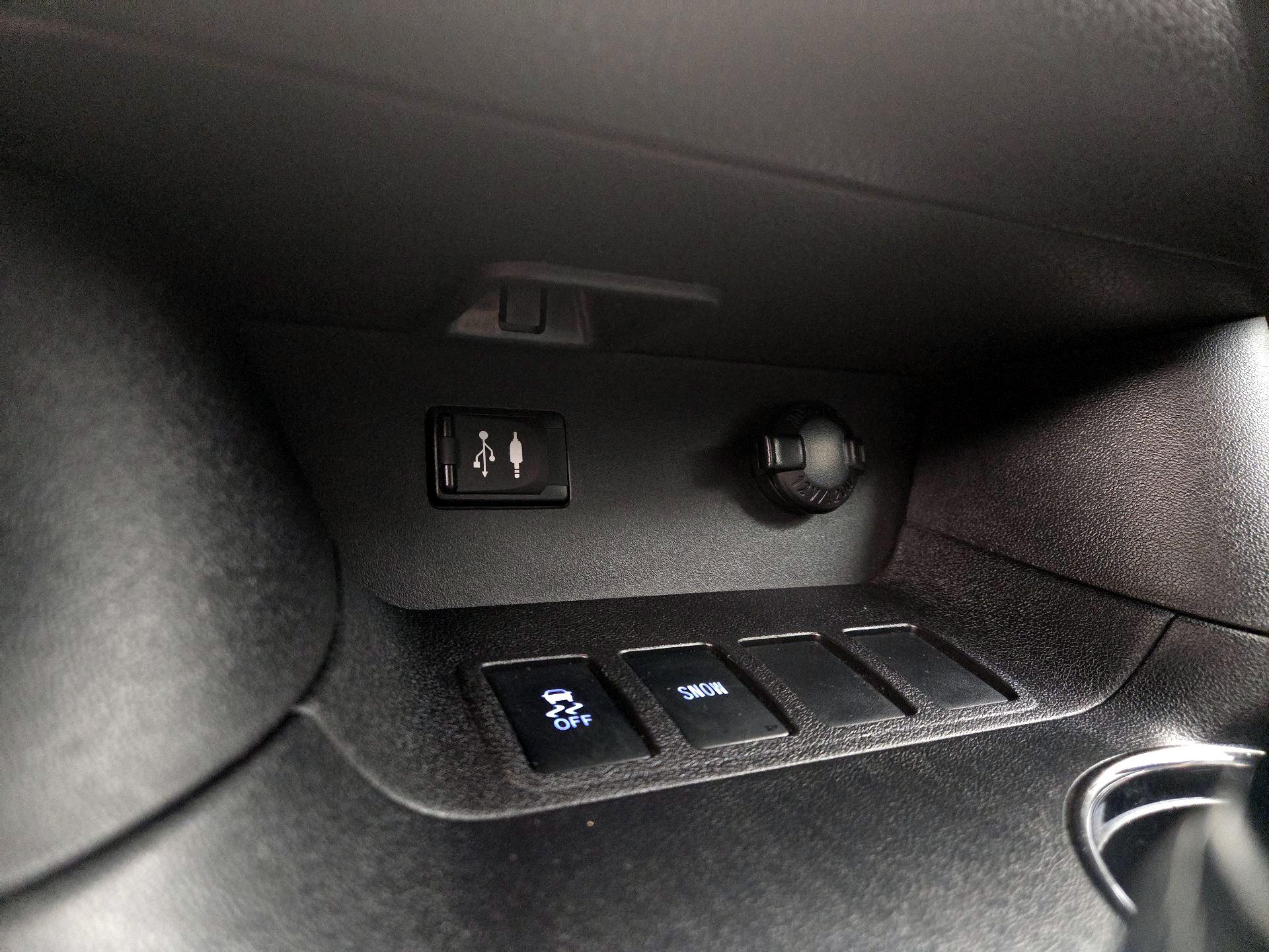 Thumbnail: 2016 Toyota Highlander - 19