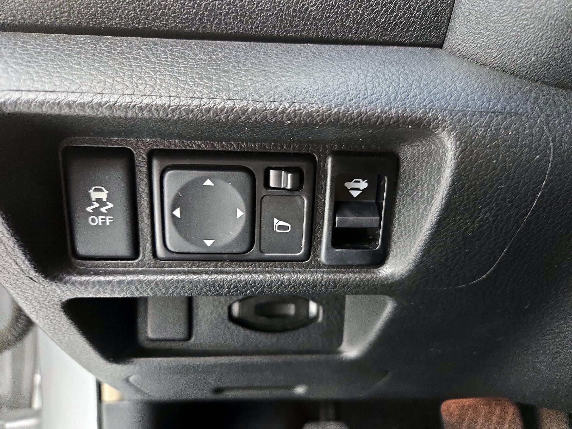 Thumbnail: 2014 Nissan Maxima - 13