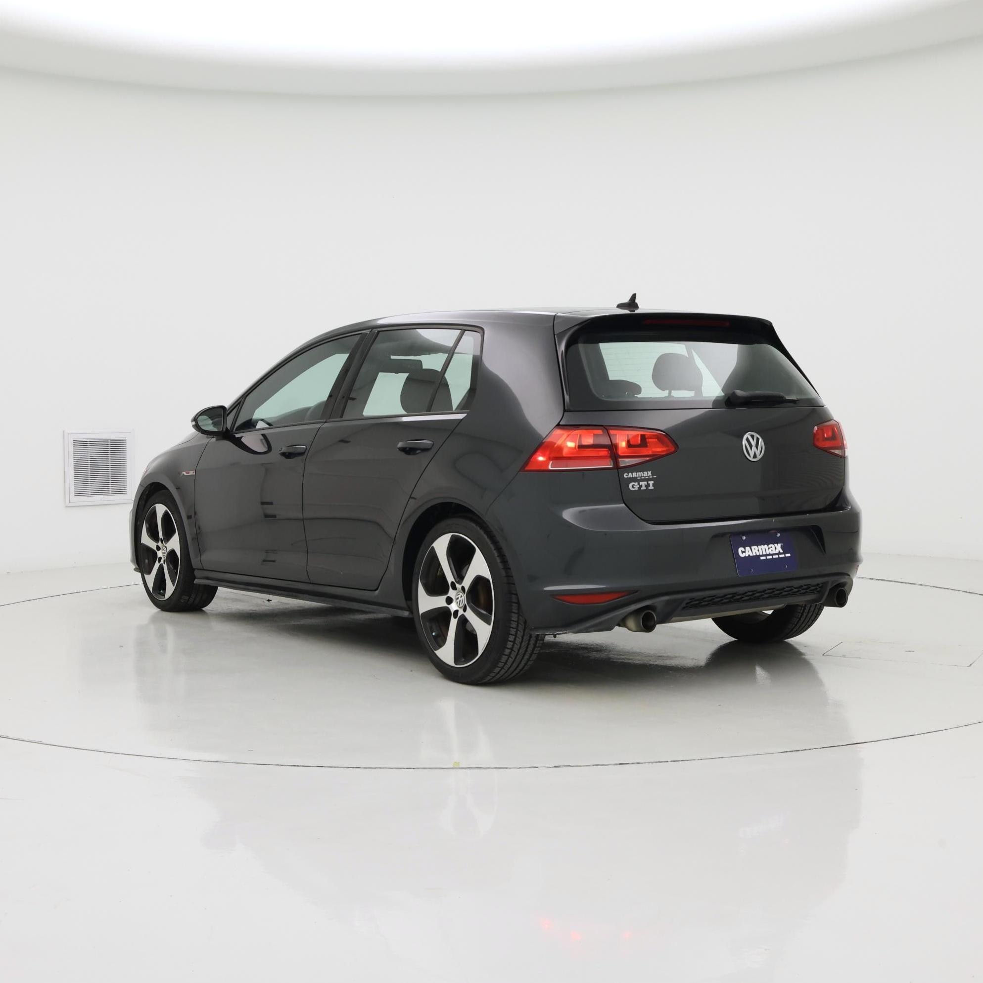 Thumbnail: 2017 Volkswagen Golf - 2