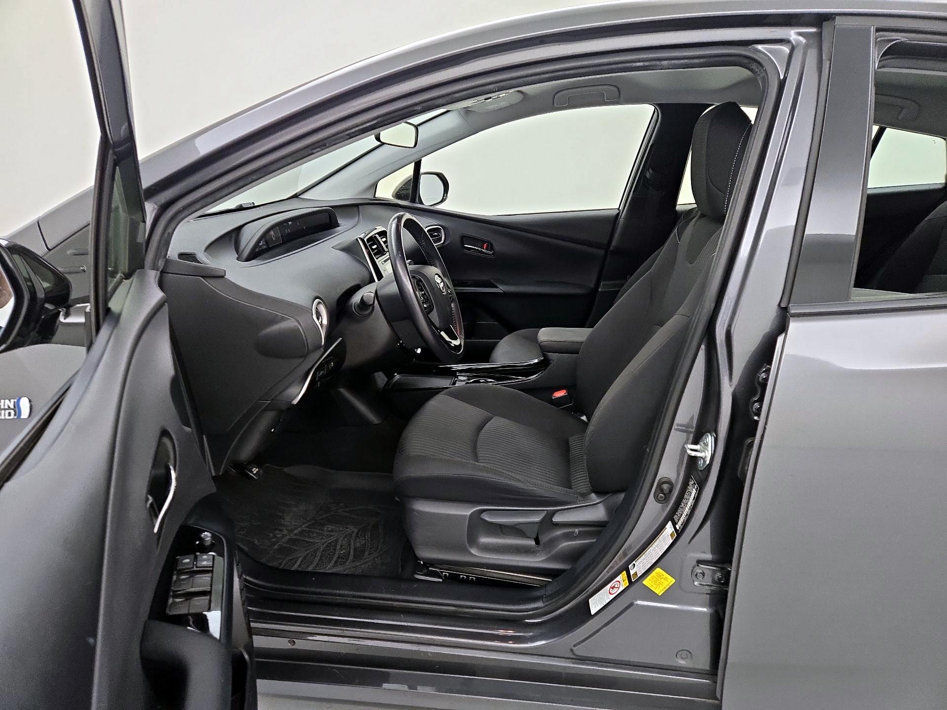 Thumbnail: 2020 Toyota Prius Prime - 11