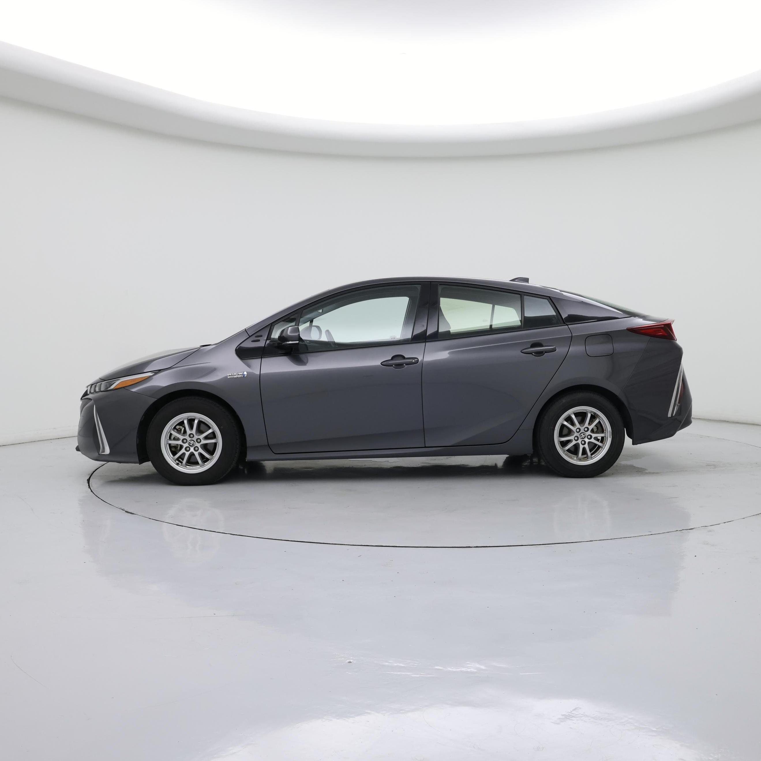 Thumbnail: 2020 Toyota Prius Prime - 3