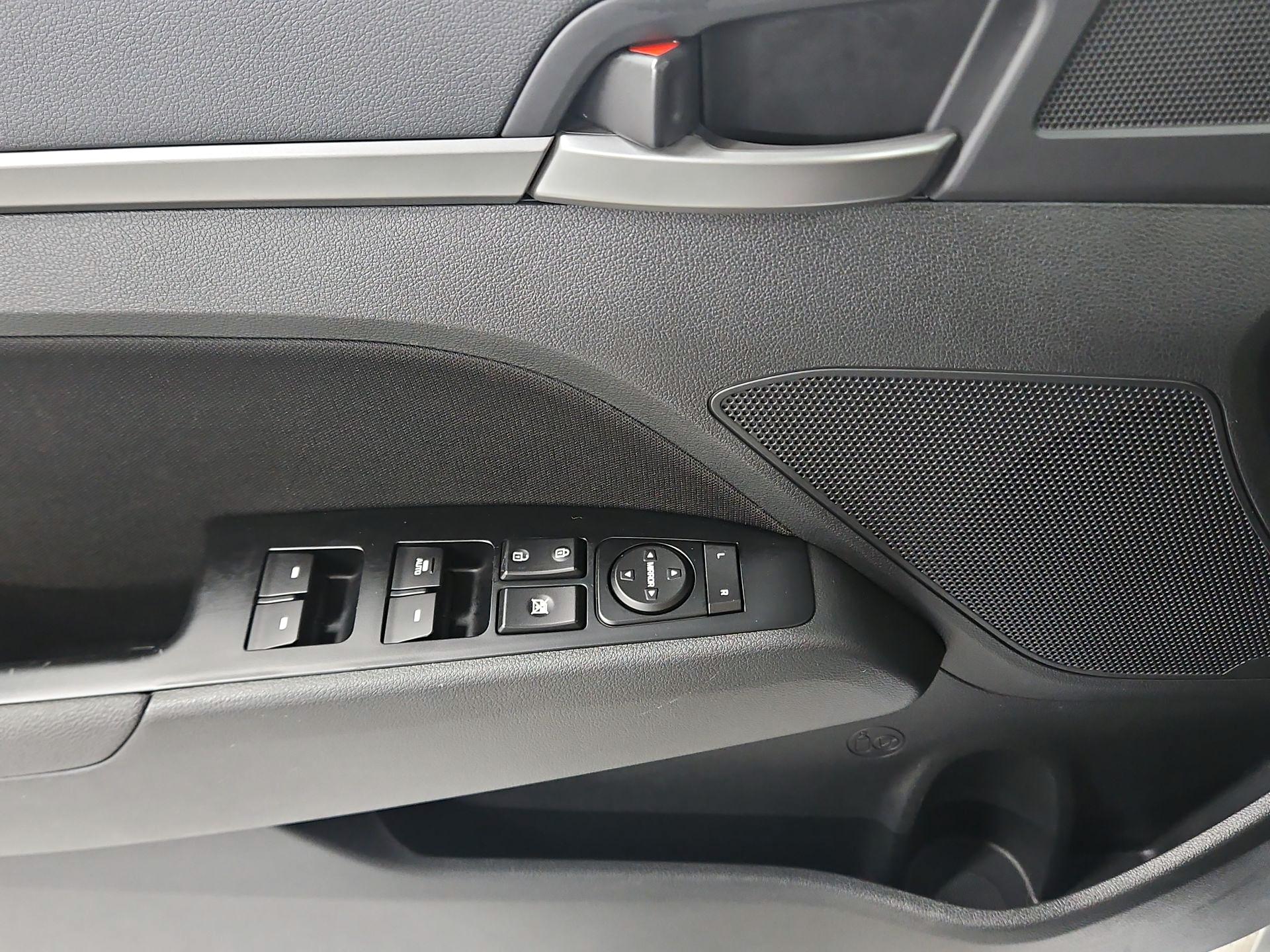 Thumbnail: 2018 Hyundai Elantra - 12